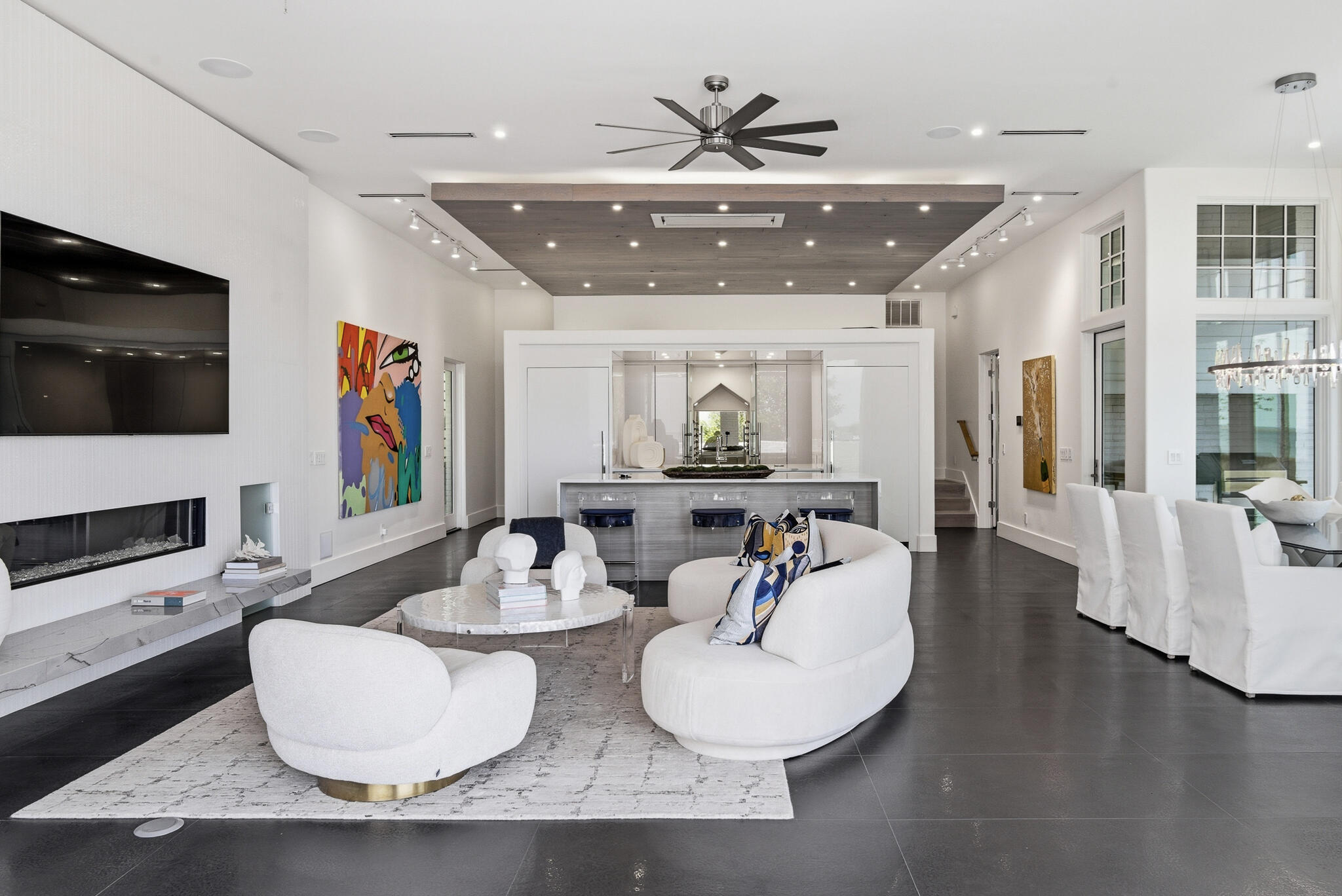 CHURCHILL OAKS - Residential