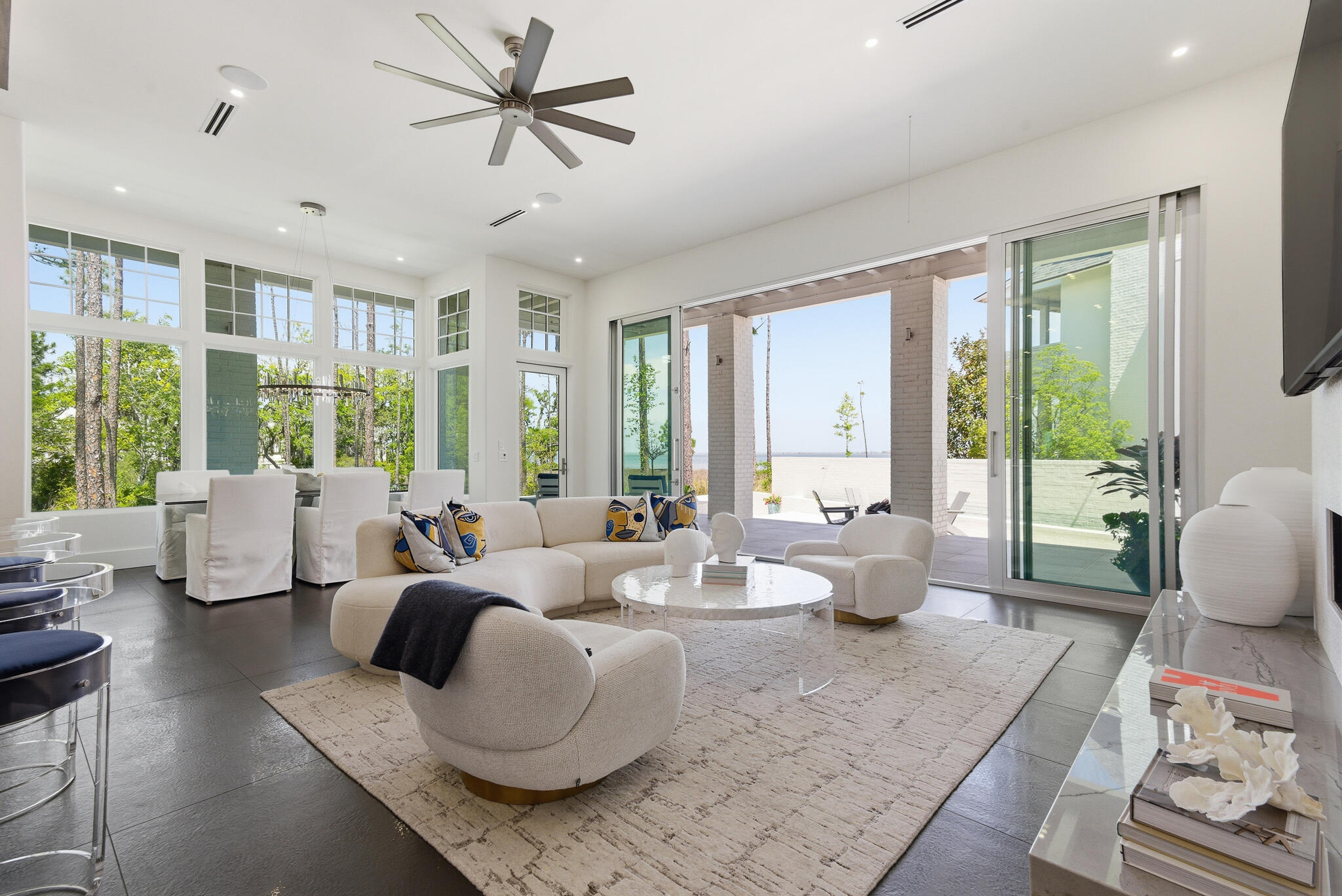 CHURCHILL OAKS - Residential