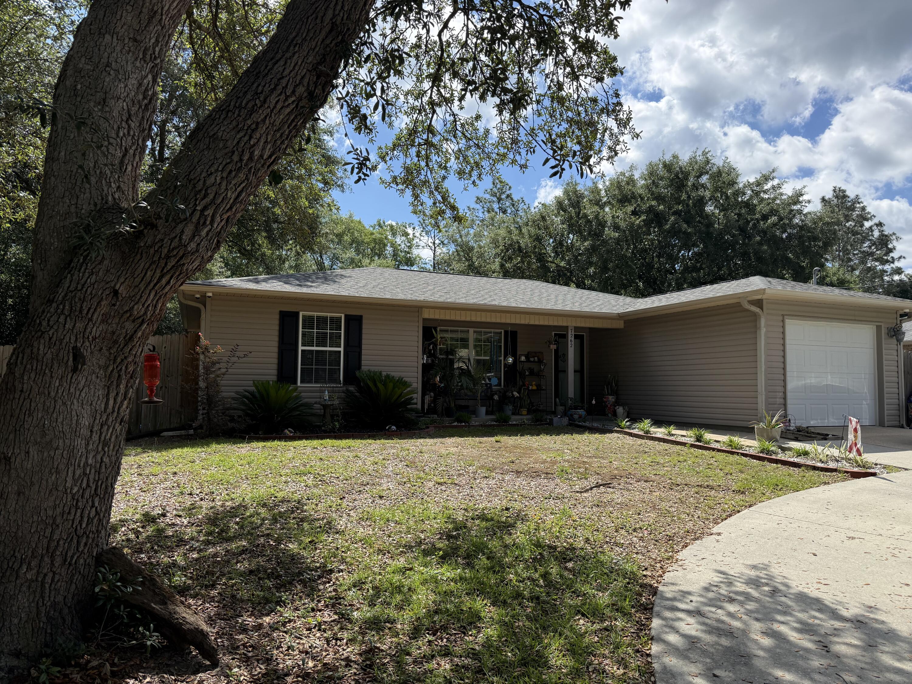 COUNTRY CLUB ESTATES - Residential