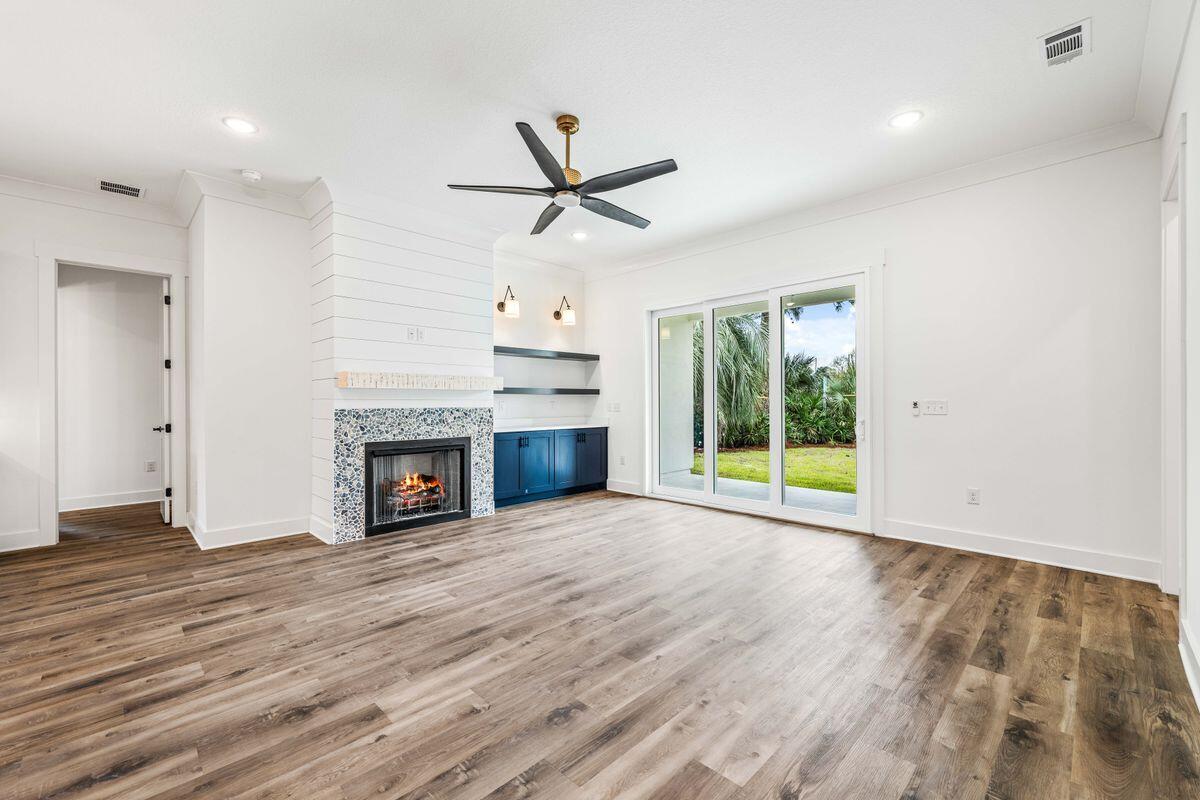 EMERALD BAY PH 1-B - Residential