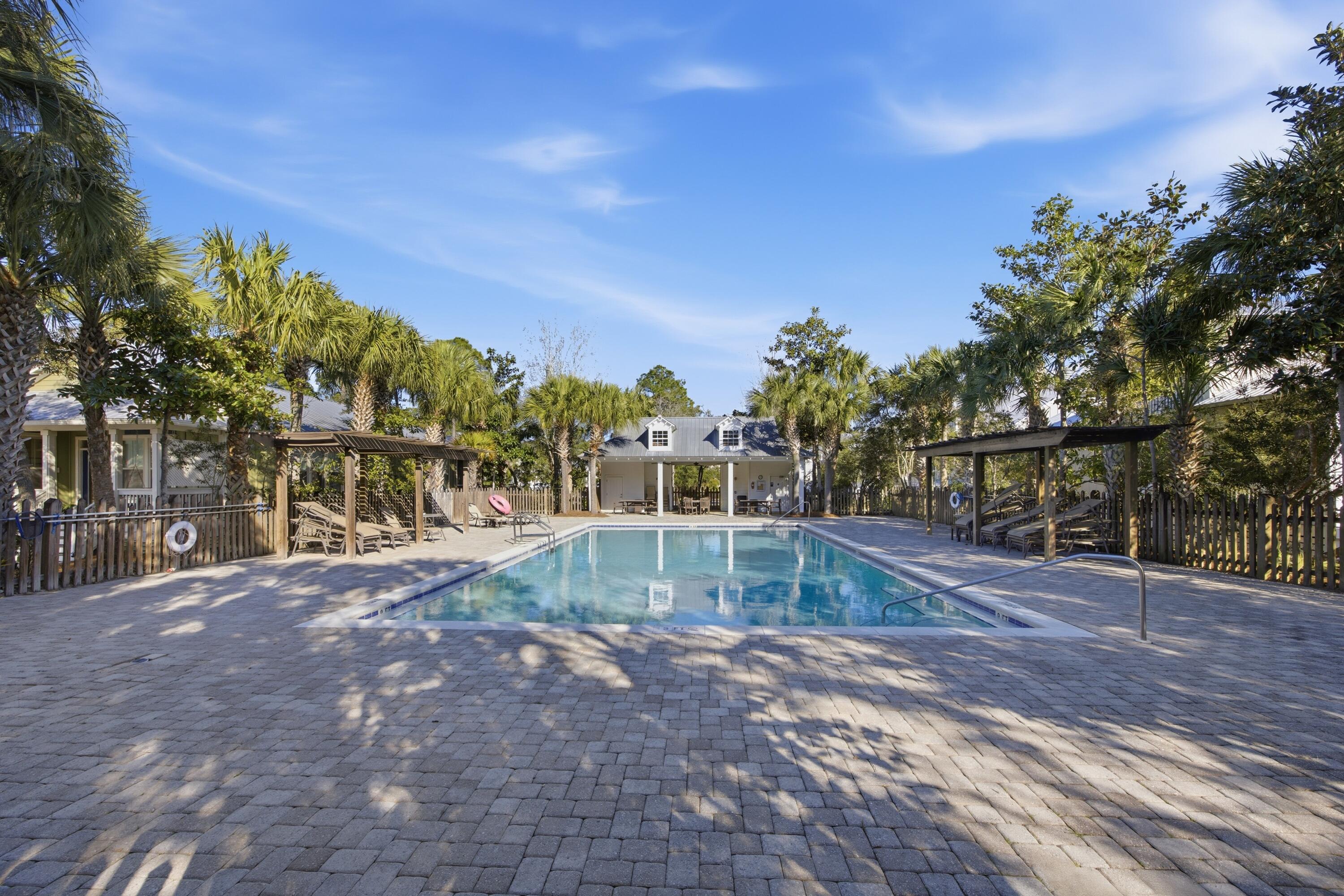 HIDDEN GROVE - Residential