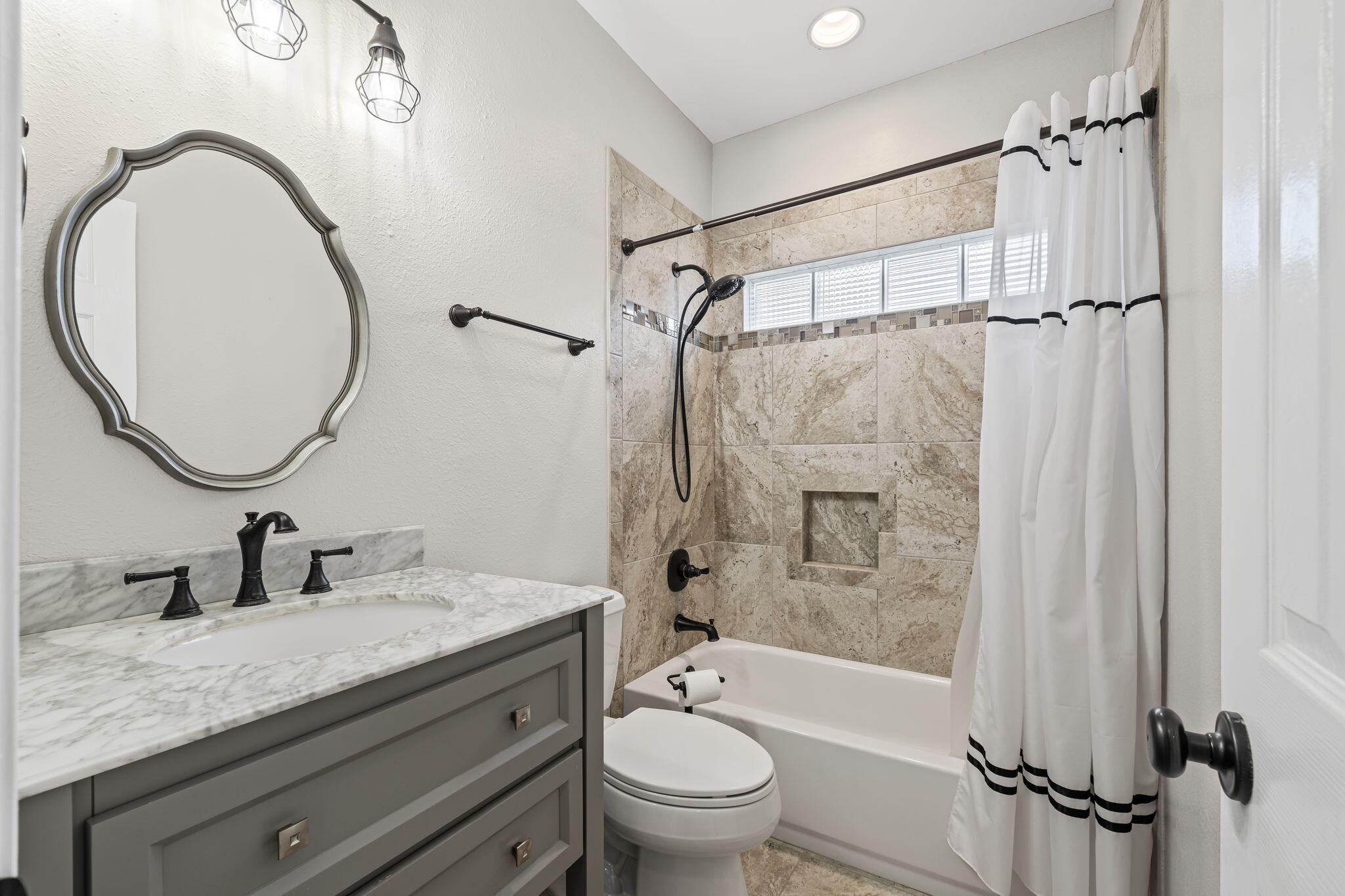 LAKE POINTE - Residential