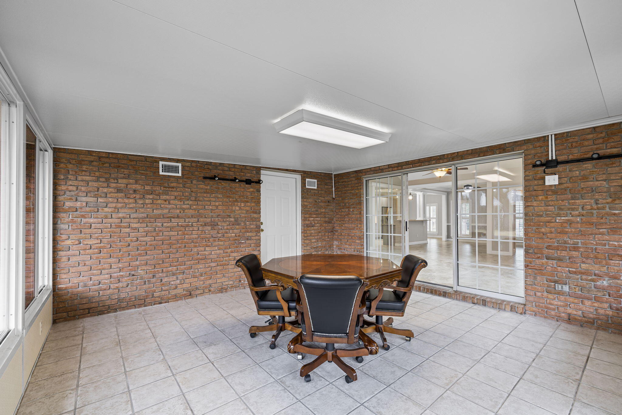 LAKE POINTE - Residential