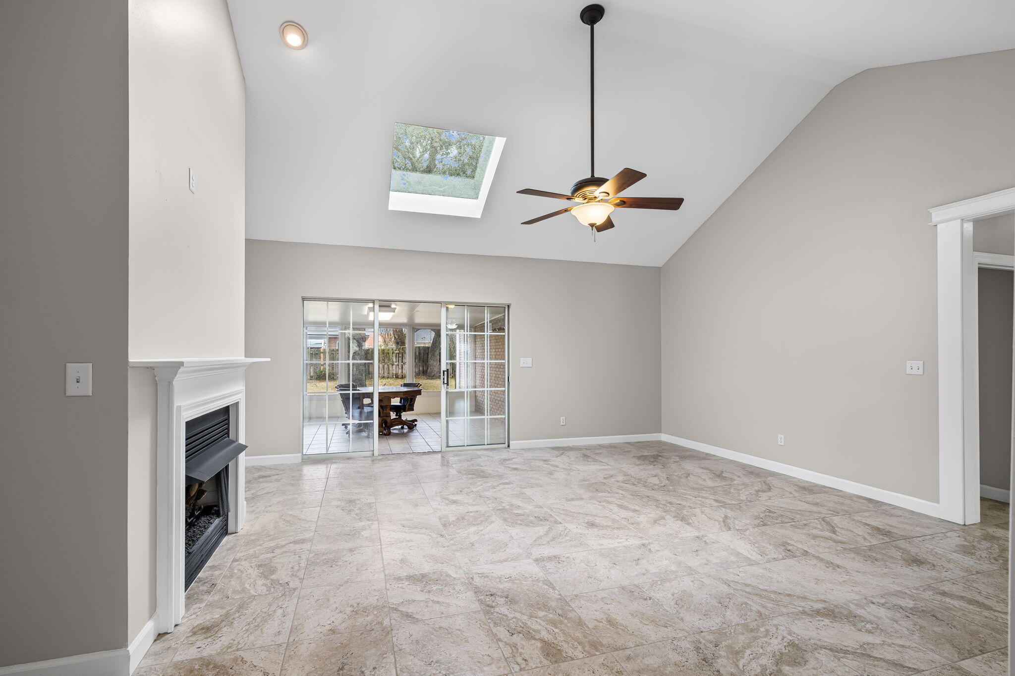 LAKE POINTE - Residential