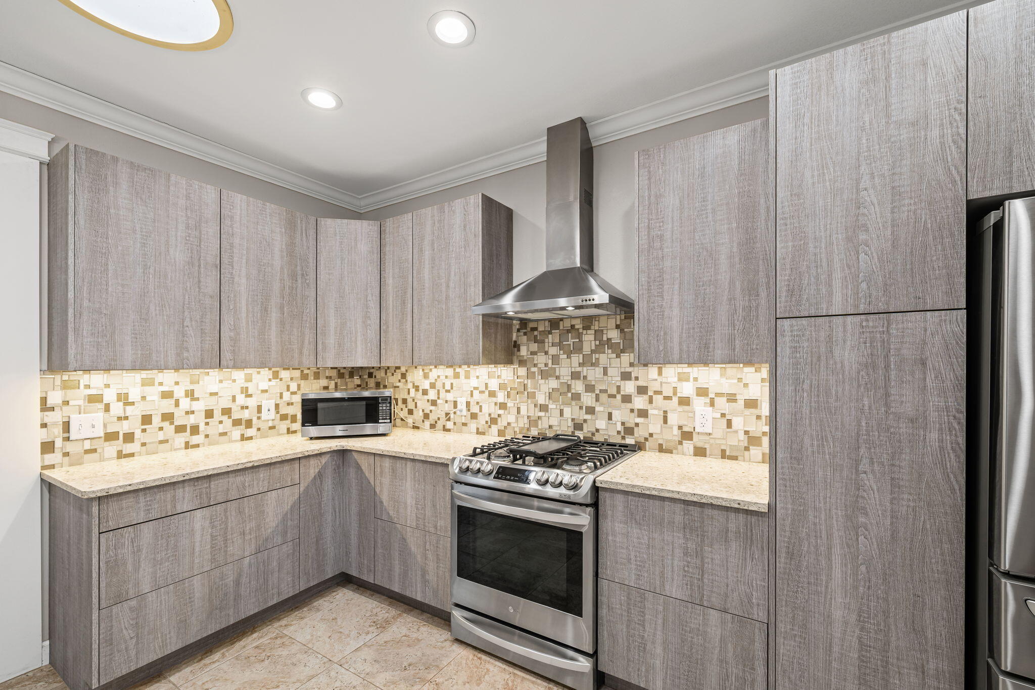 LAKE POINTE - Residential