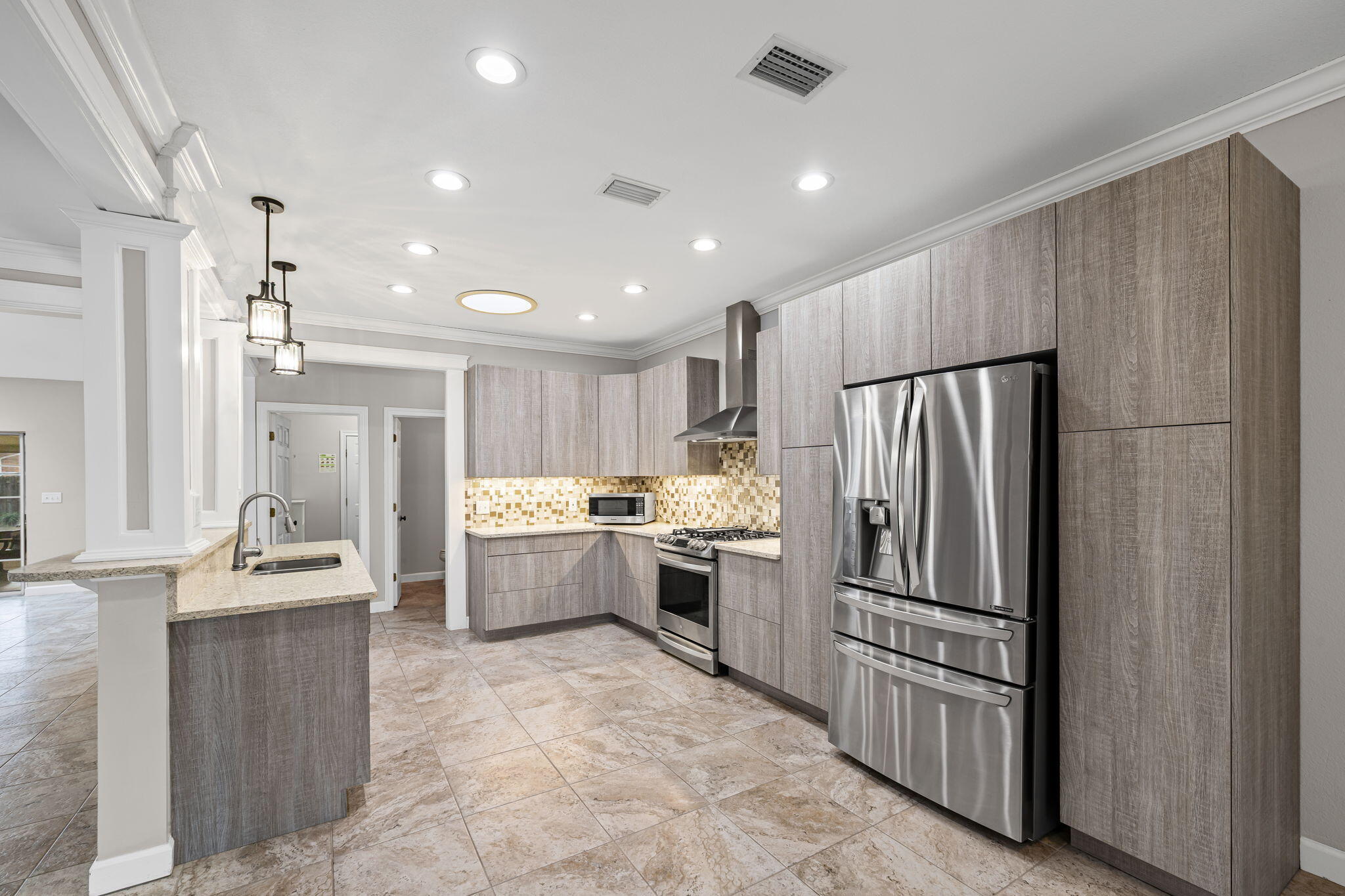 LAKE POINTE - Residential