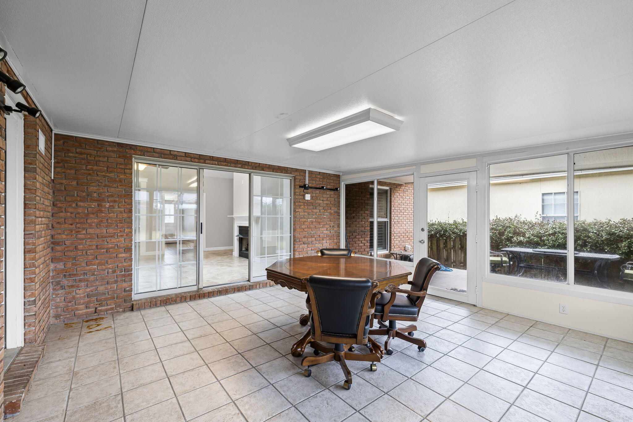 LAKE POINTE - Residential