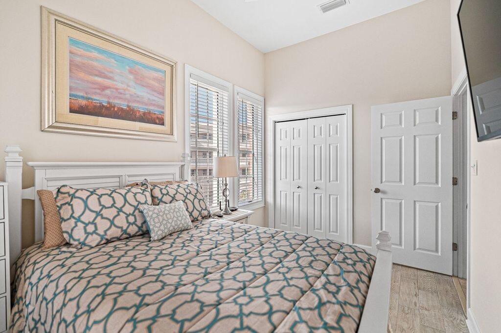 VILLAGE OF SOUTH WALTON BEACH - Residential