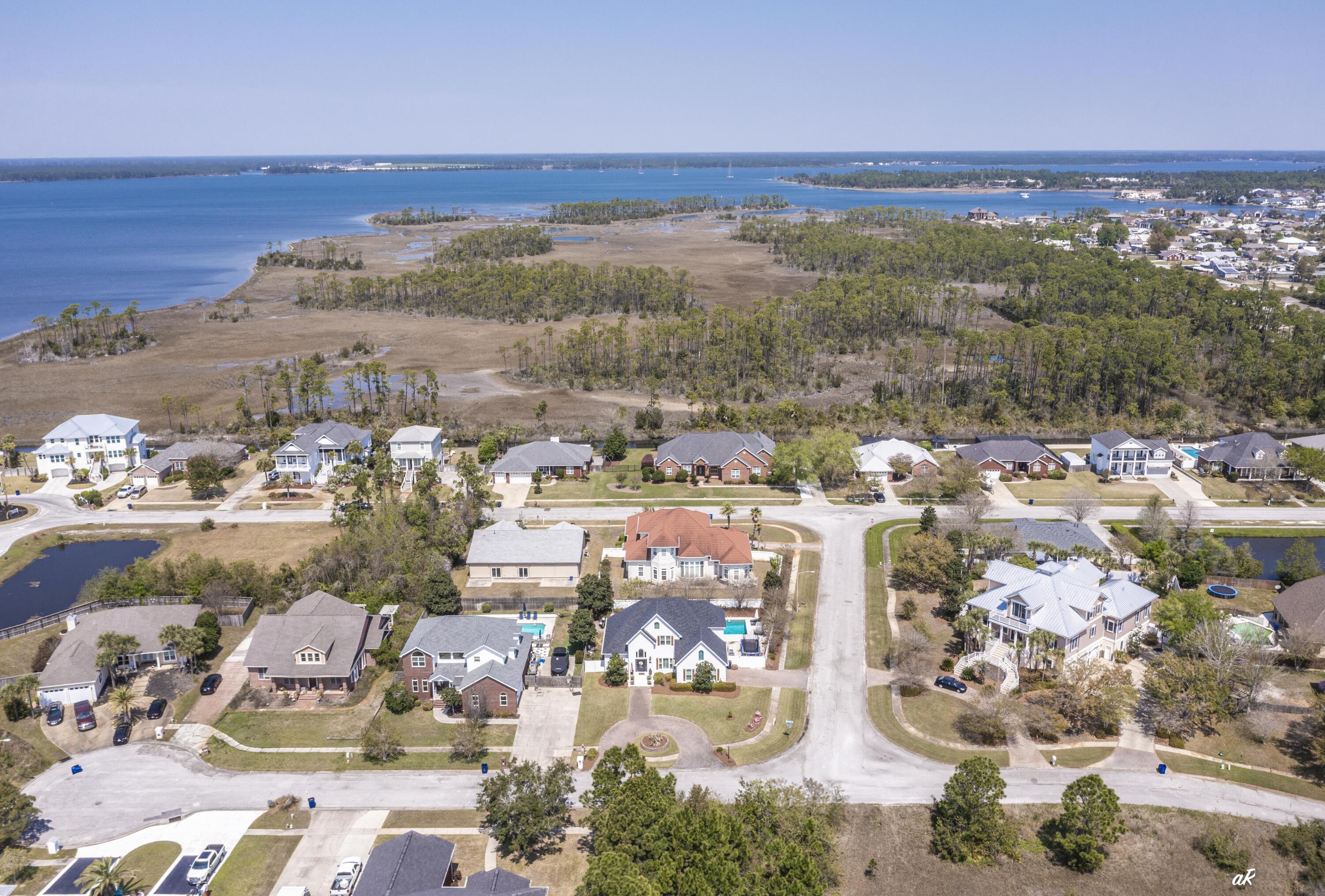 CANDLEWICK ACRES - Residential