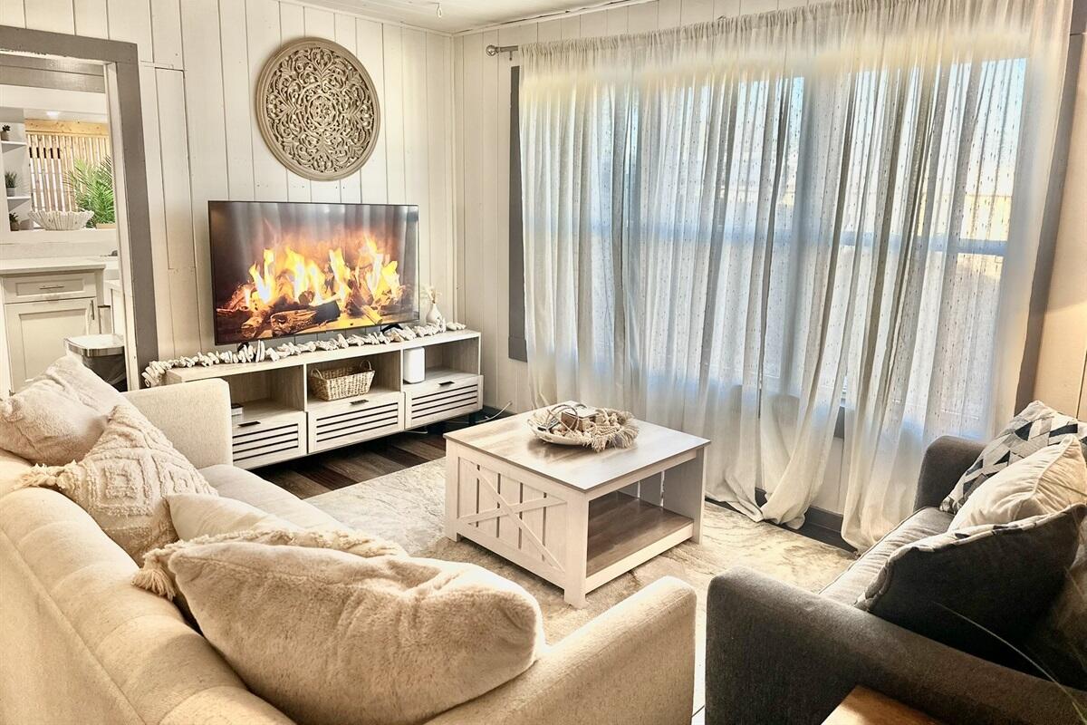 LAGUNA BEACH 6TH ADDN - Residential