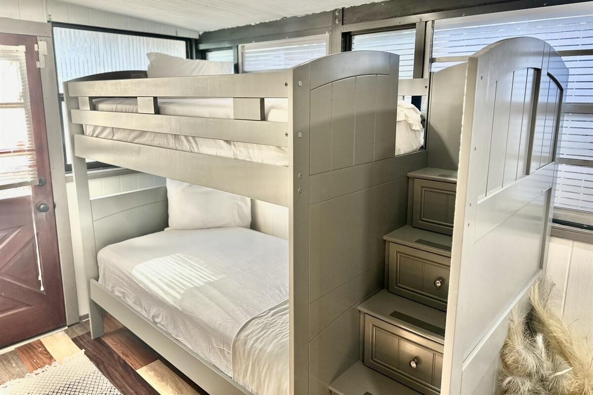 LAGUNA BEACH 6TH ADDN - Residential