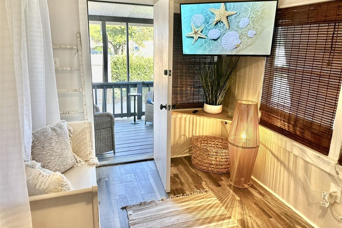 LAGUNA BEACH 6TH ADDN - Residential