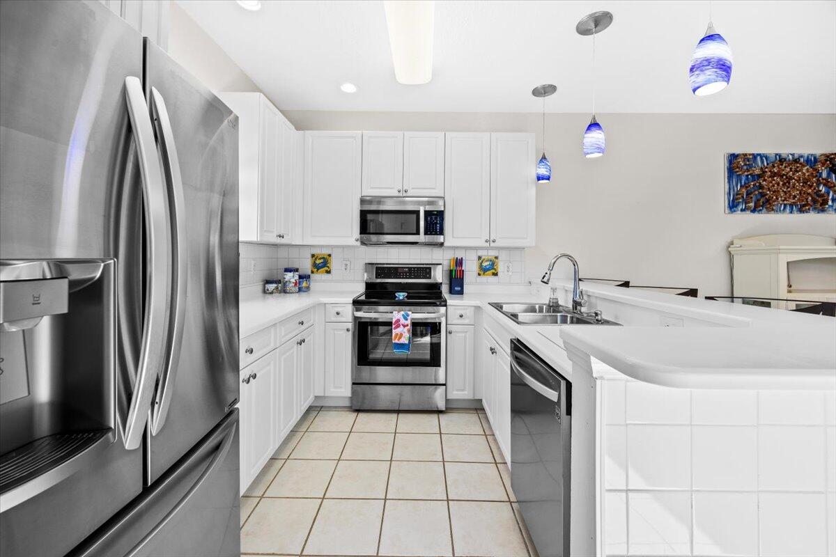 BEACH POINTE - Residential