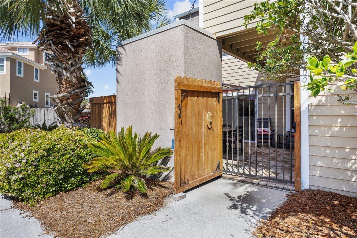 BEACH POINTE - Residential