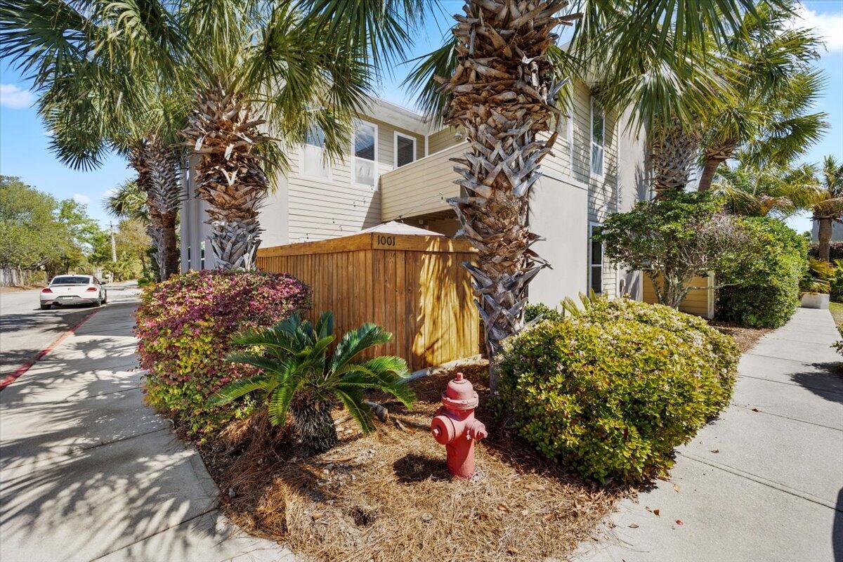 BEACH POINTE - Residential