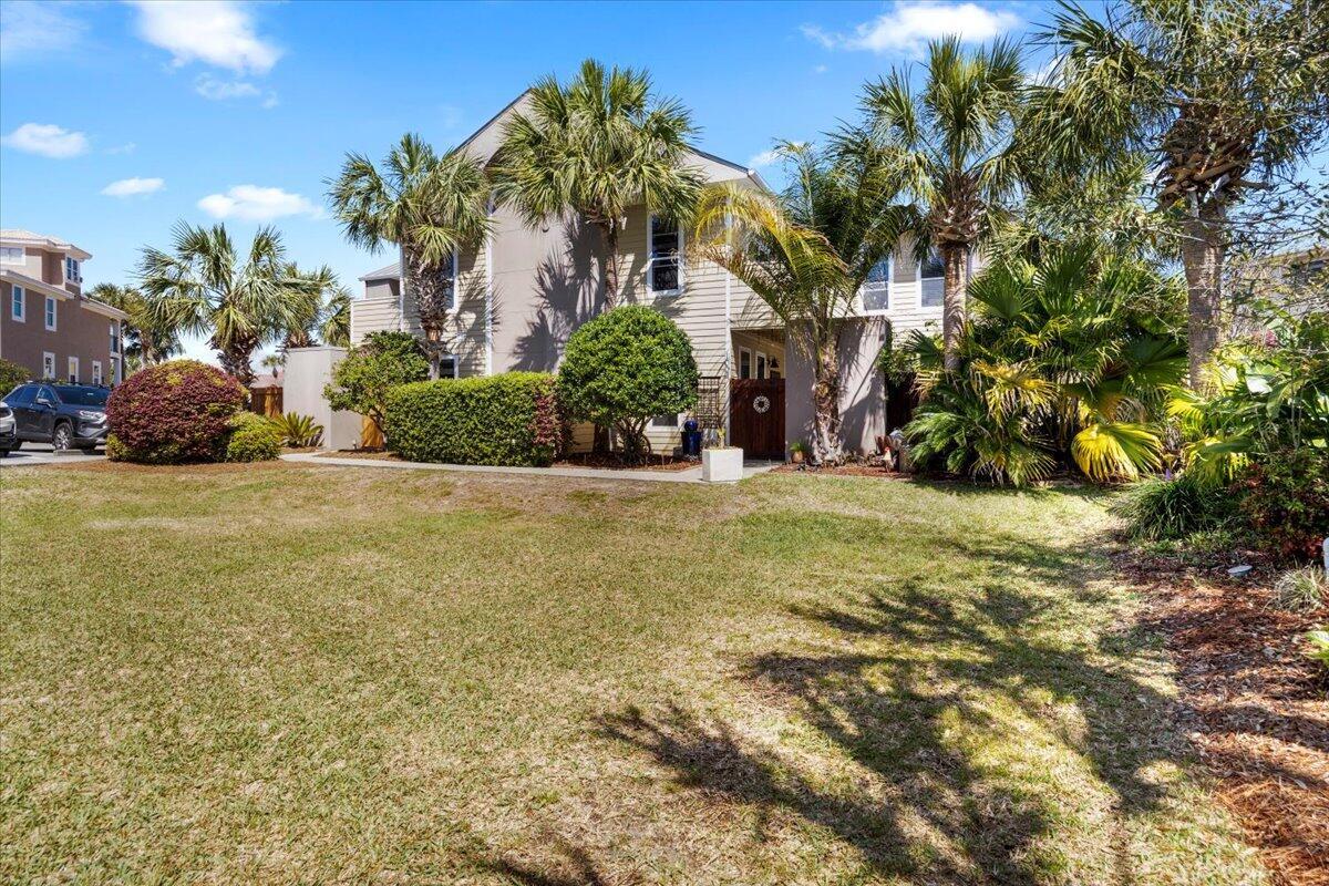 BEACH POINTE - Residential