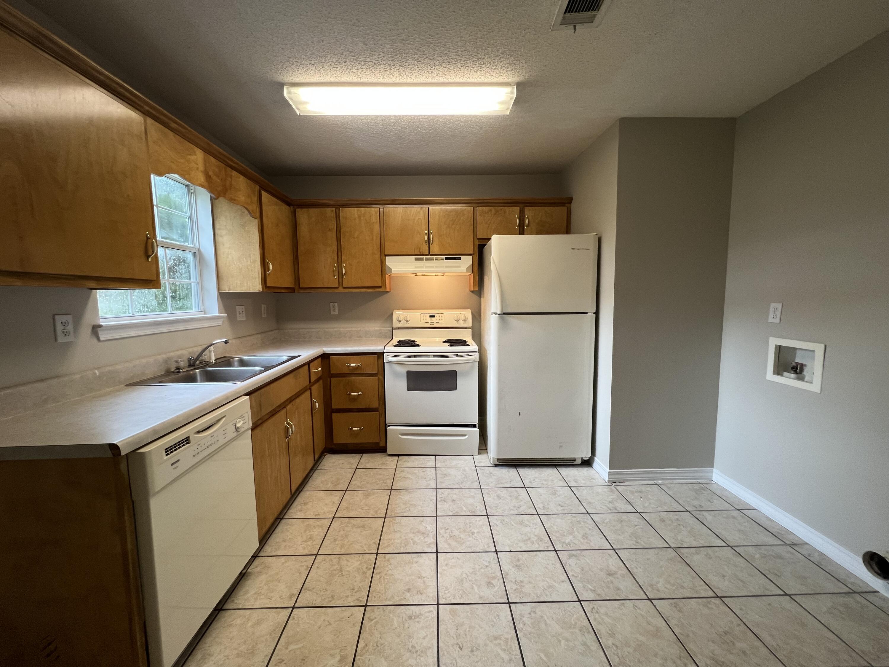 METES & BOUNDS - Residential Lease