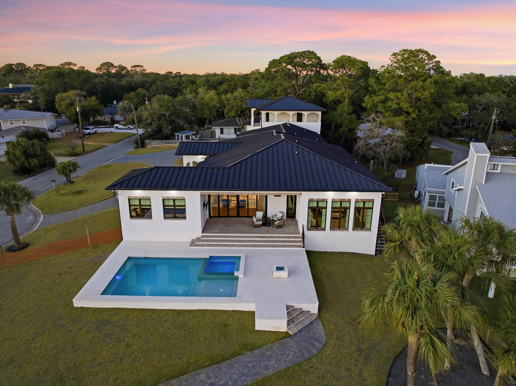 BOOMER'S CORNER - Residential