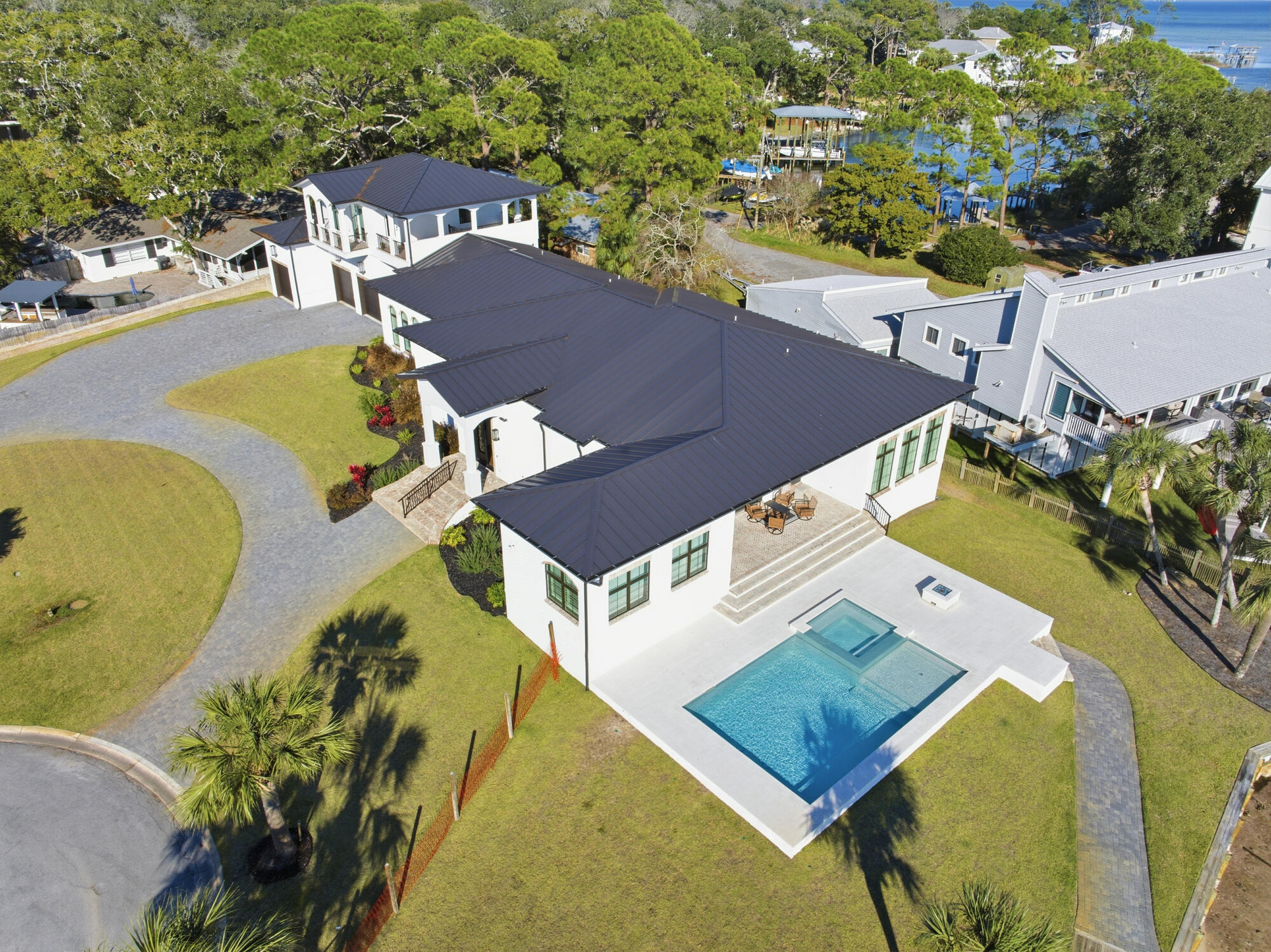 BOOMER'S CORNER - Residential