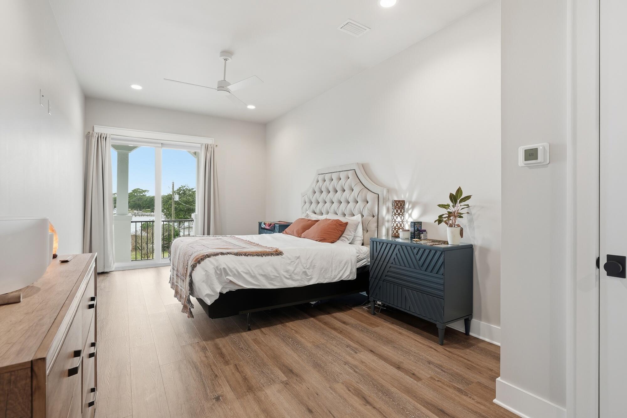 BOOMER'S CORNER - Residential