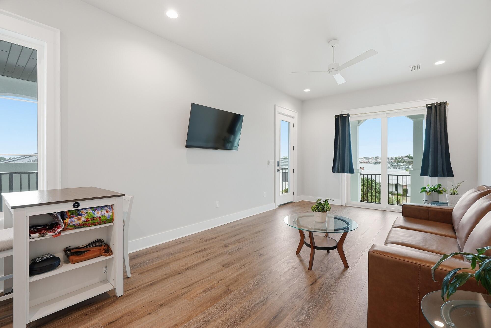 BOOMER'S CORNER - Residential