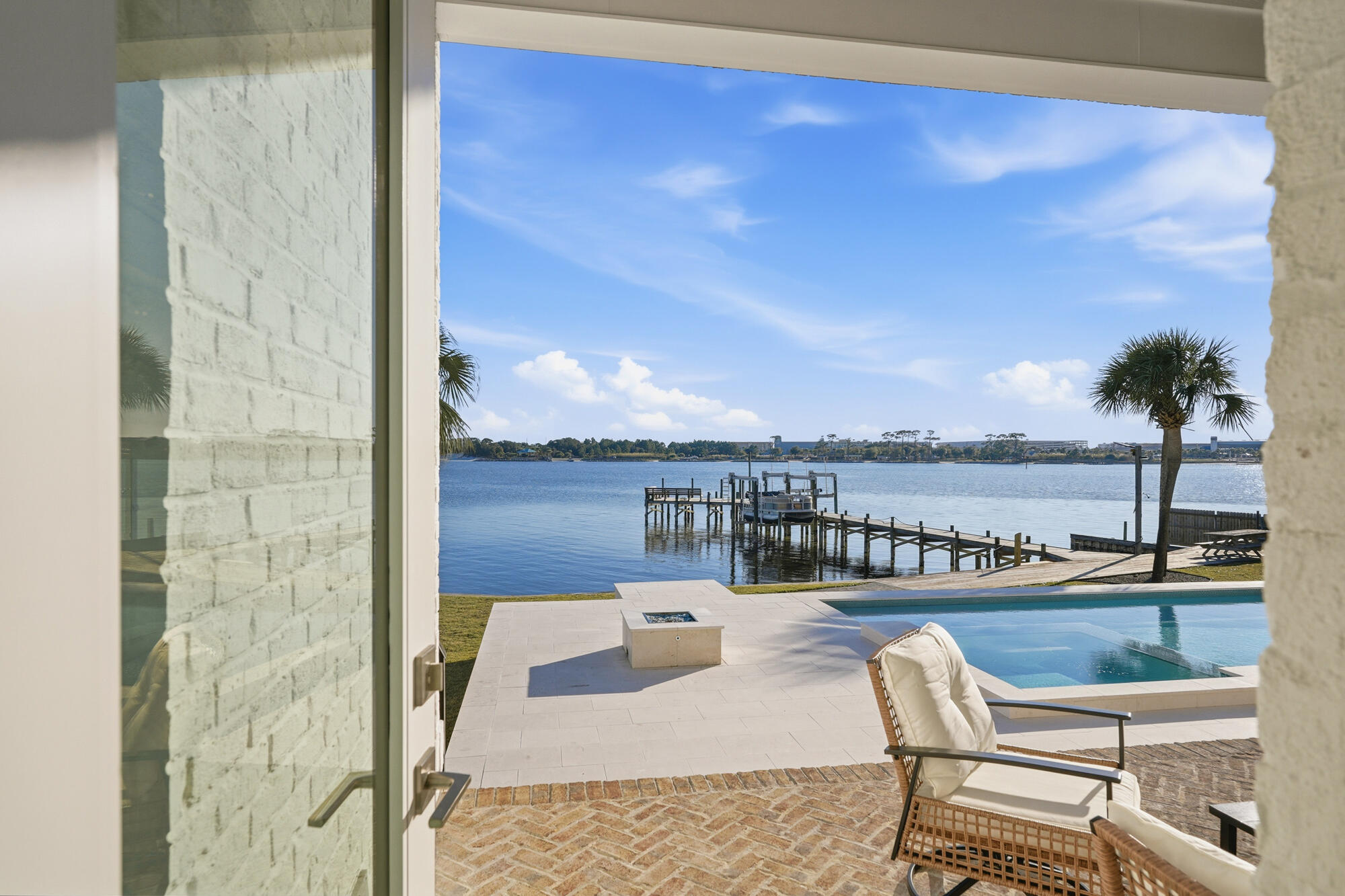 BOOMER'S CORNER - Residential