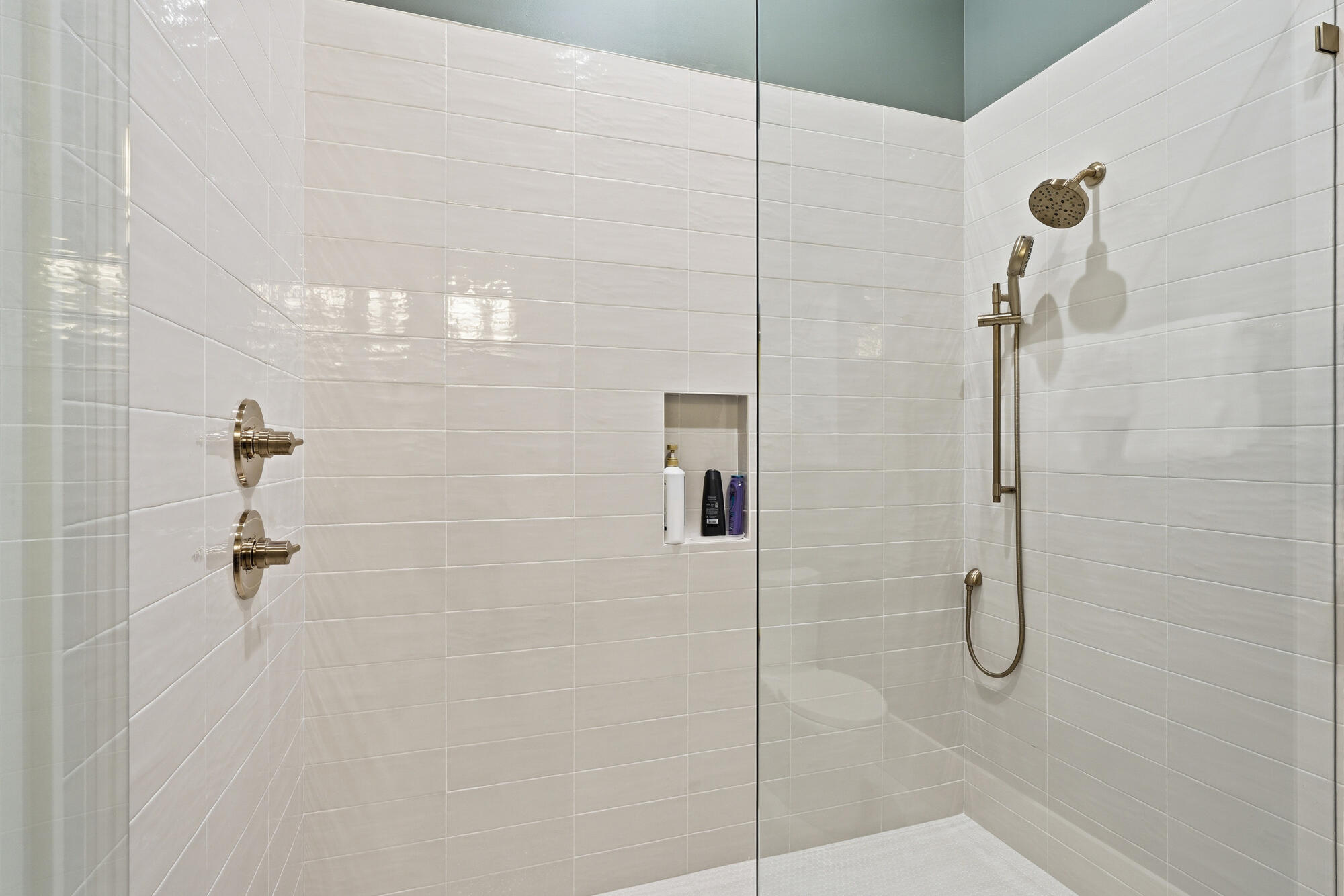 BOOMER'S CORNER - Residential