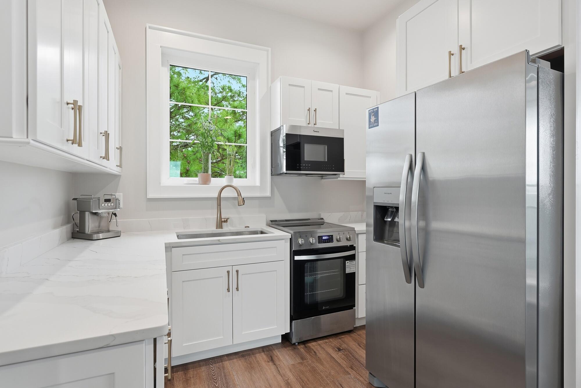 BOOMER'S CORNER - Residential