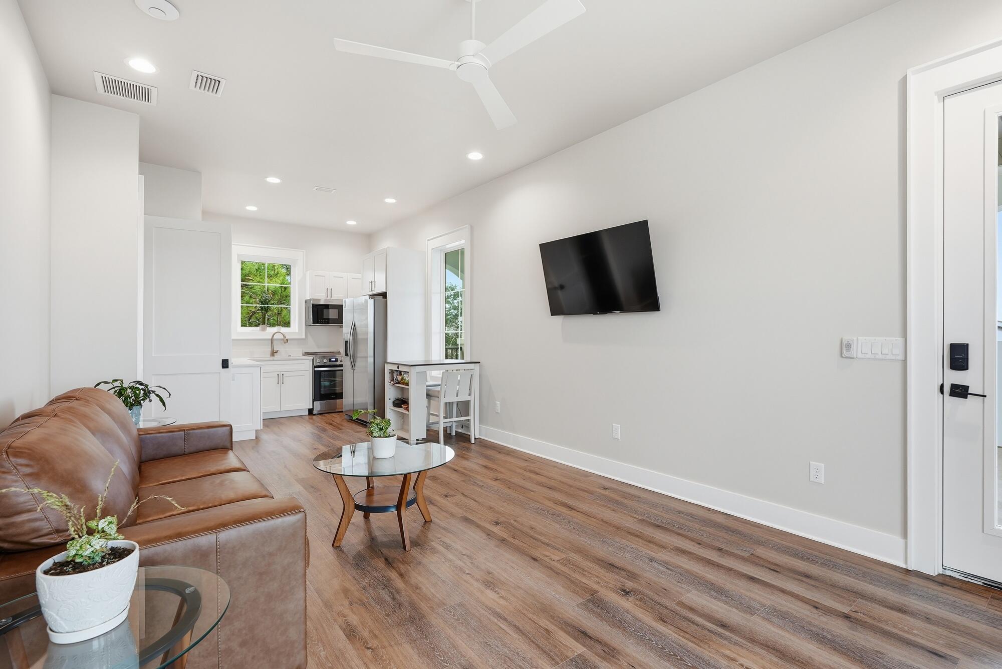 BOOMER'S CORNER - Residential