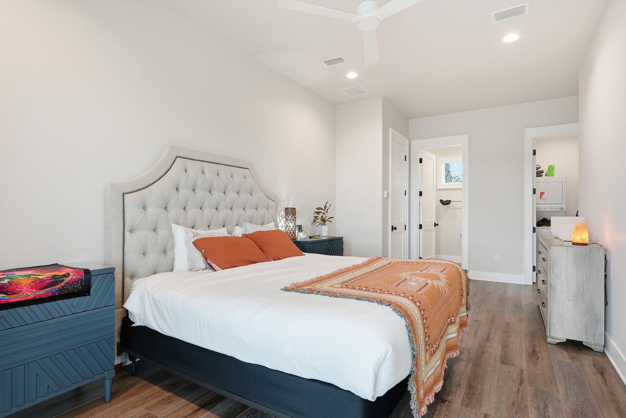 BOOMER'S CORNER - Residential