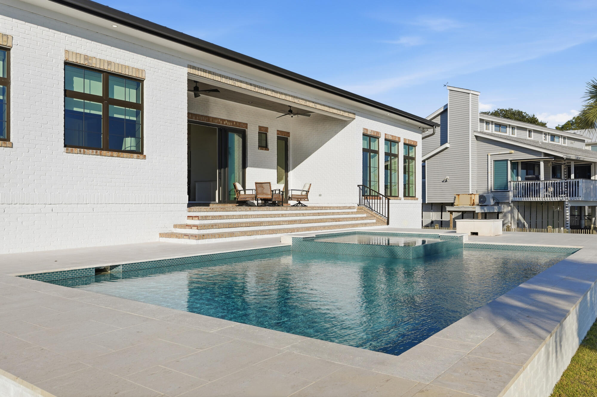 BOOMER'S CORNER - Residential