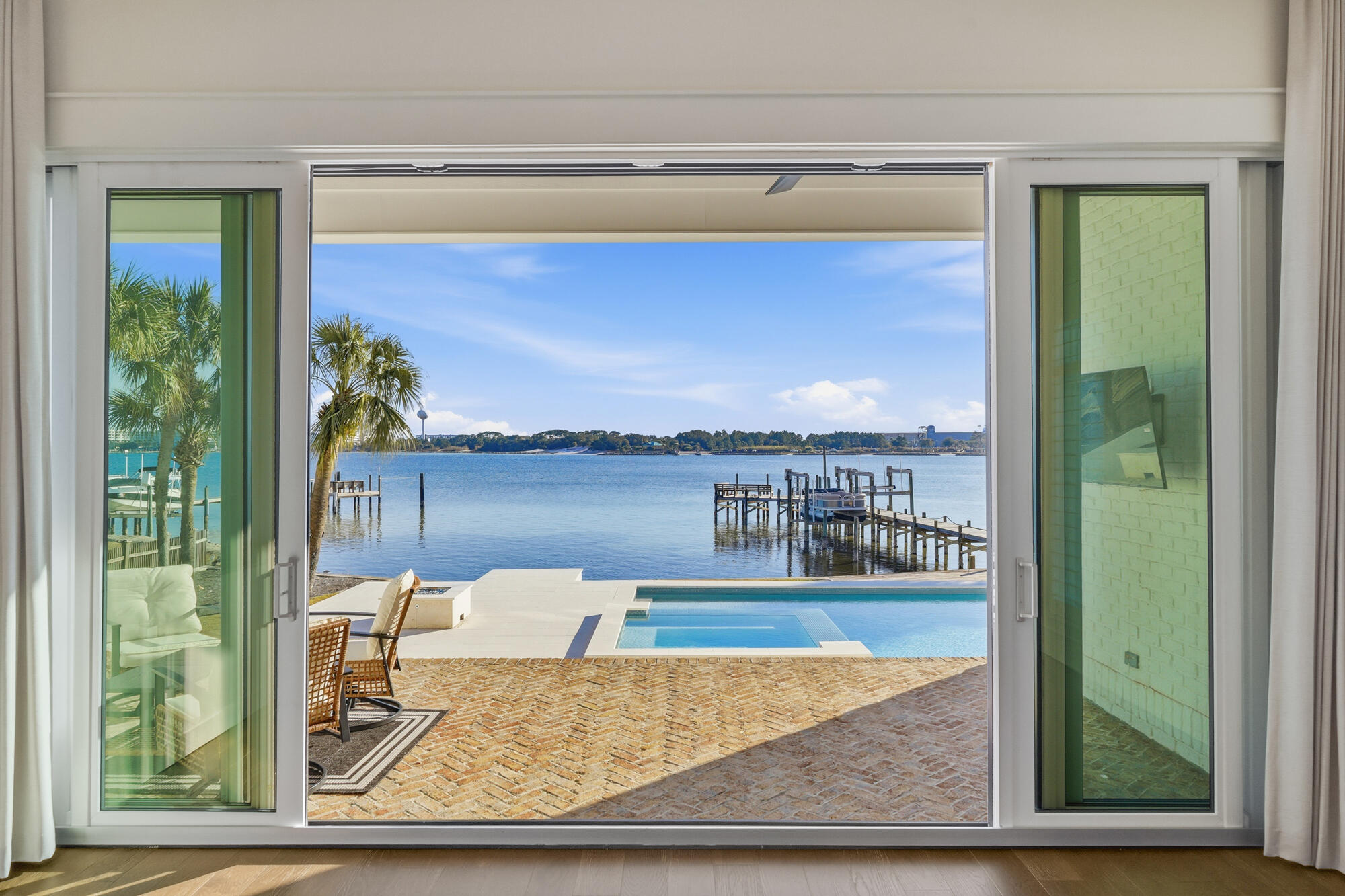 BOOMER'S CORNER - Residential