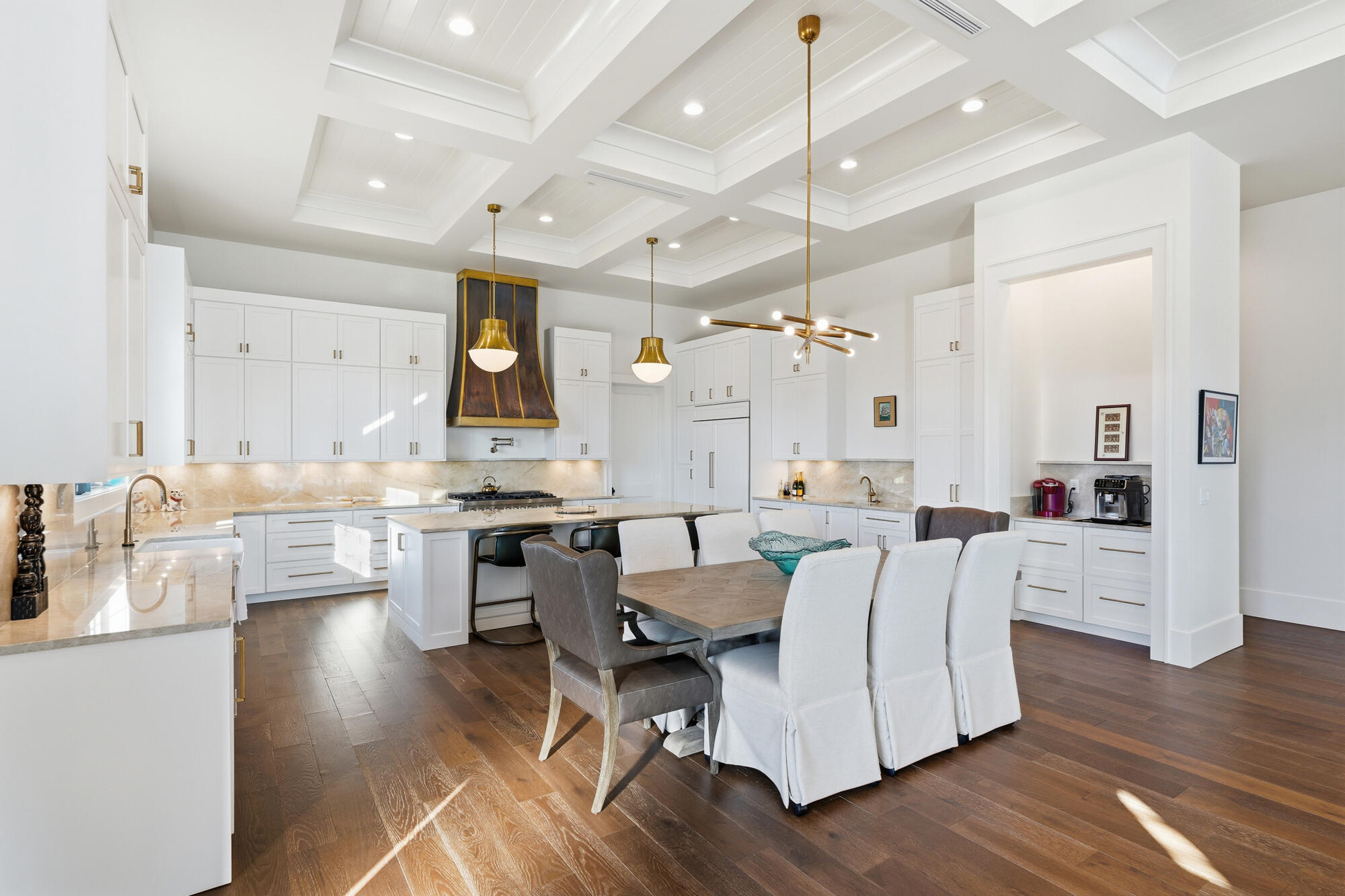 BOOMER'S CORNER - Residential