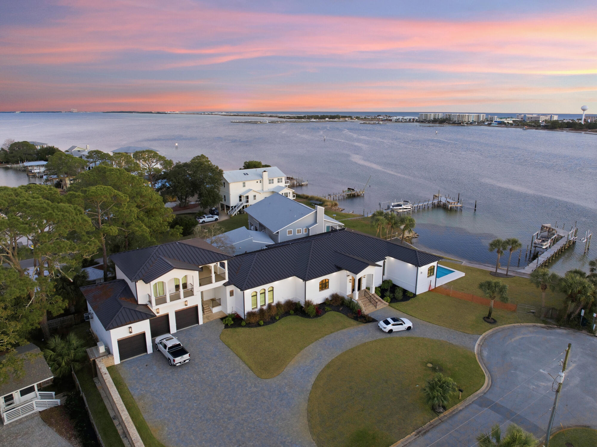 BOOMER'S CORNER - Residential