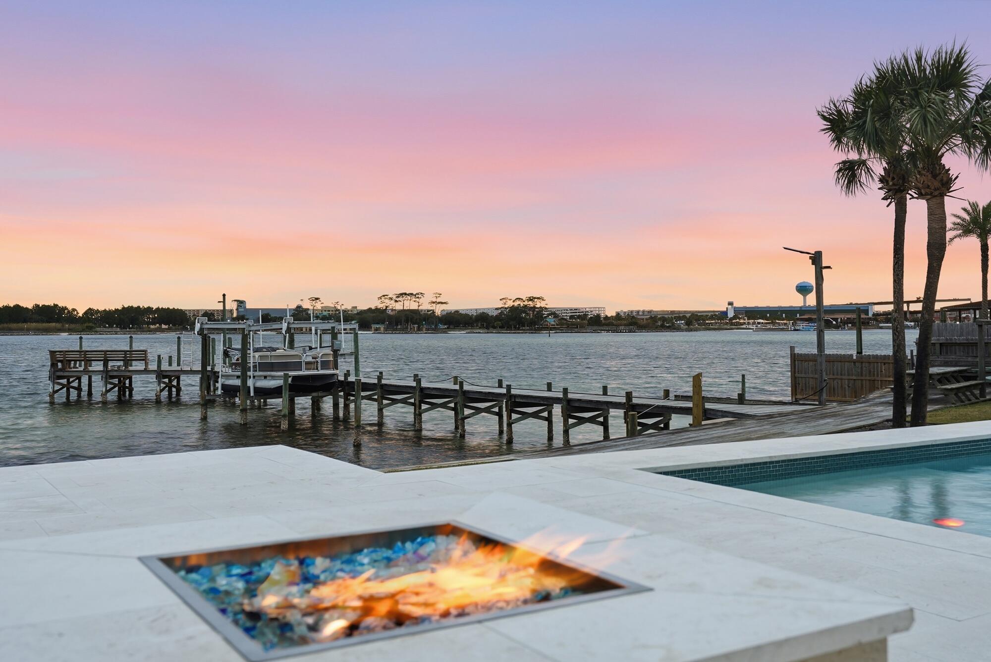 BOOMER'S CORNER - Residential