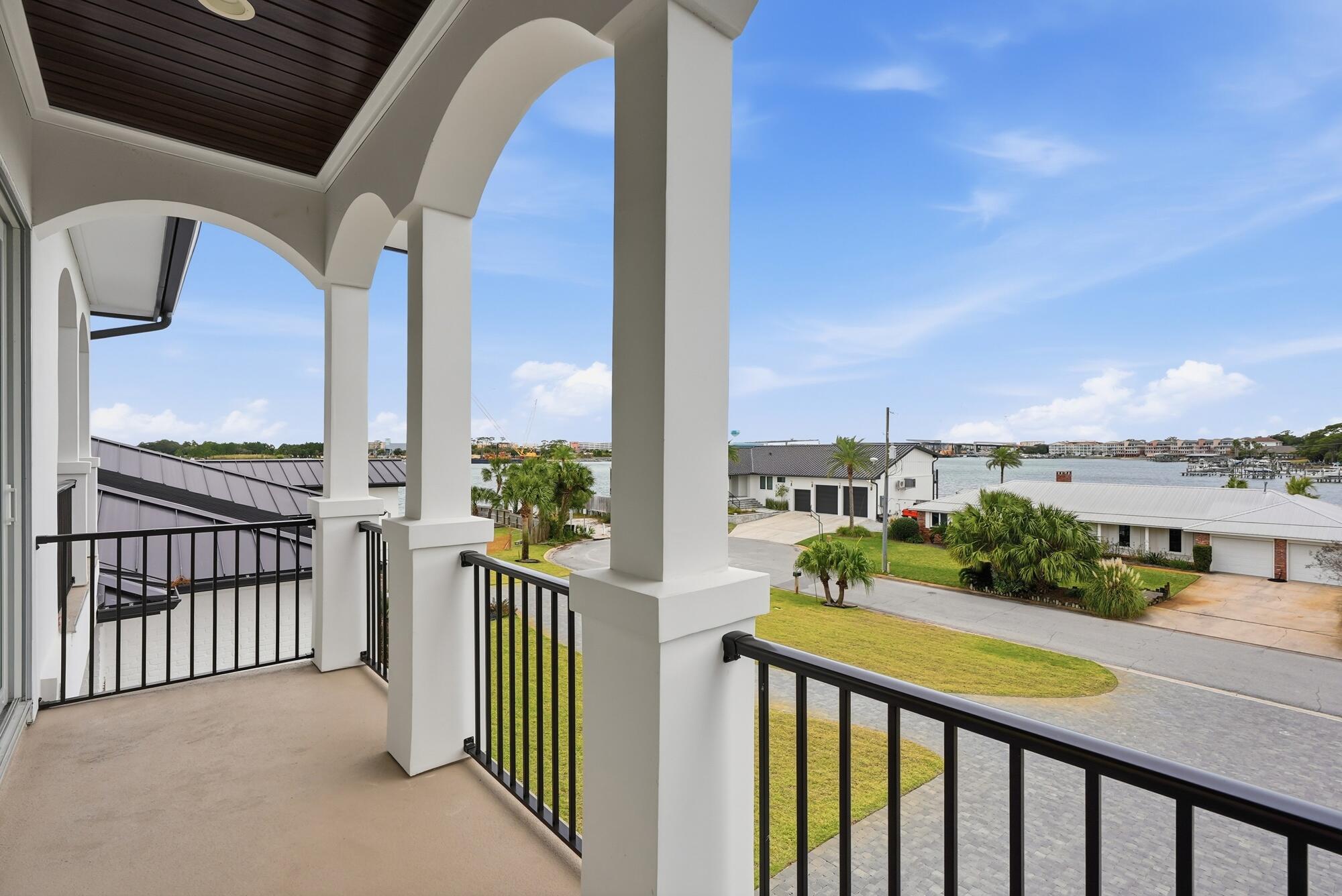 BOOMER'S CORNER - Residential