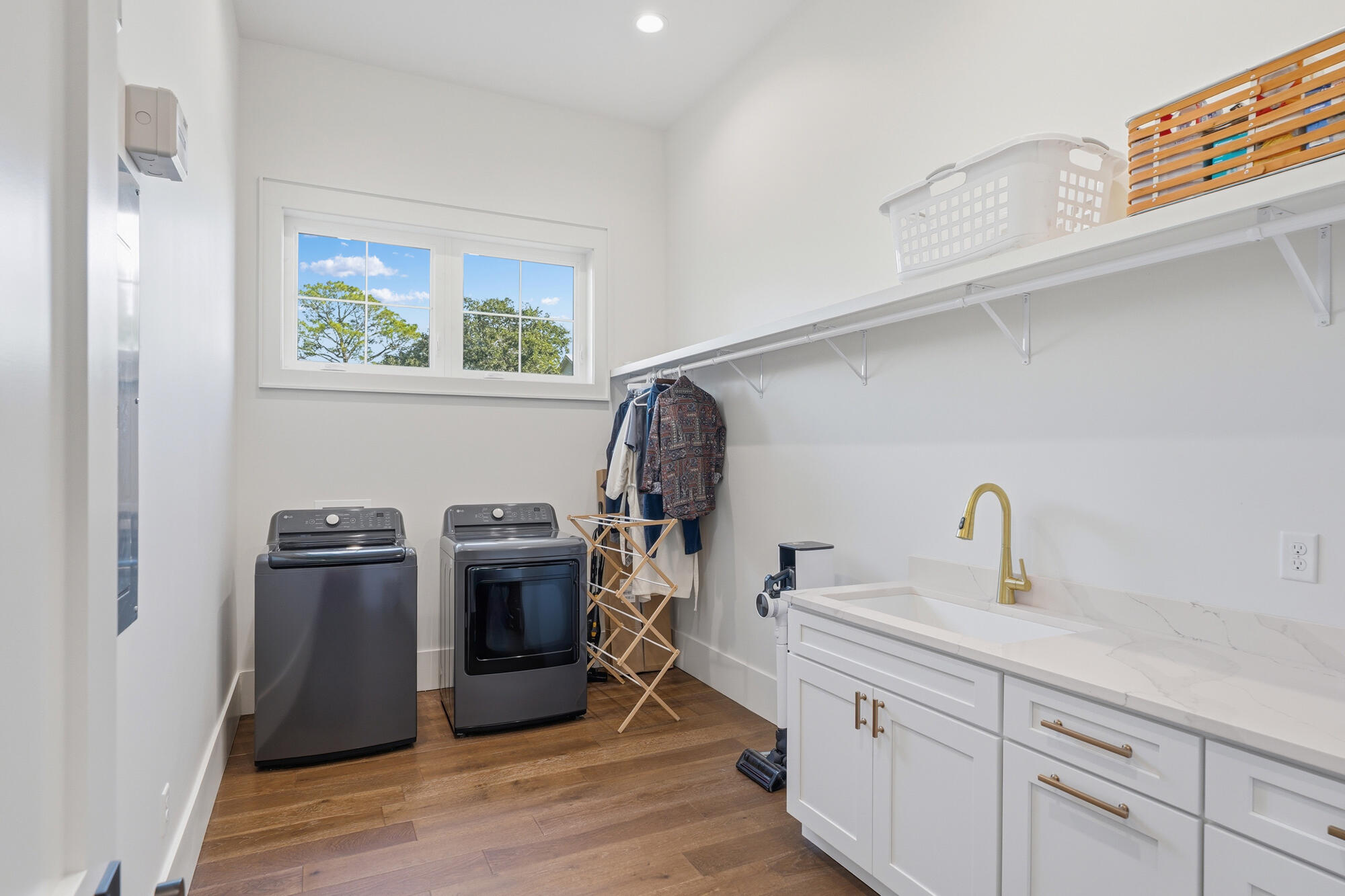 BOOMER'S CORNER - Residential