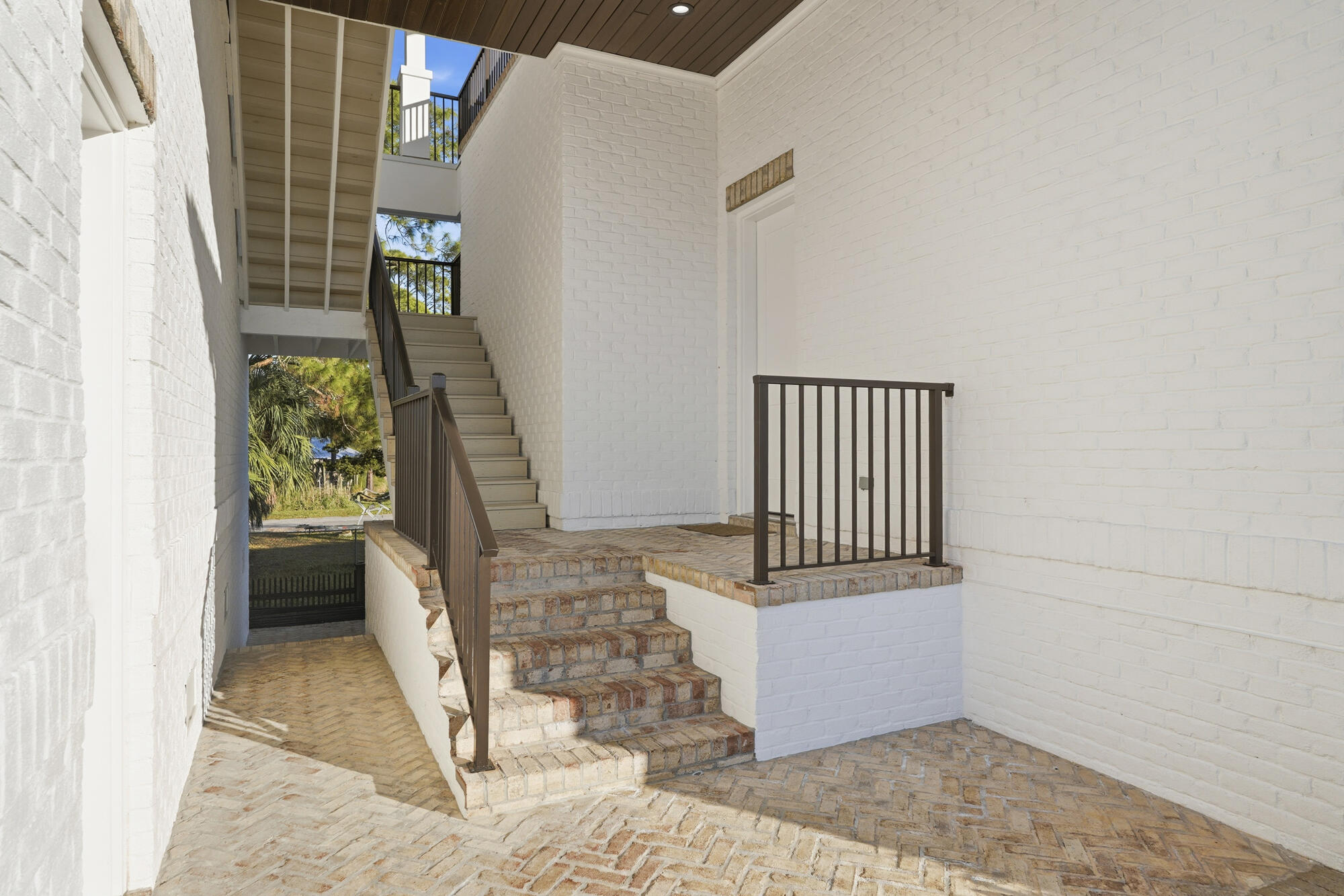 BOOMER'S CORNER - Residential