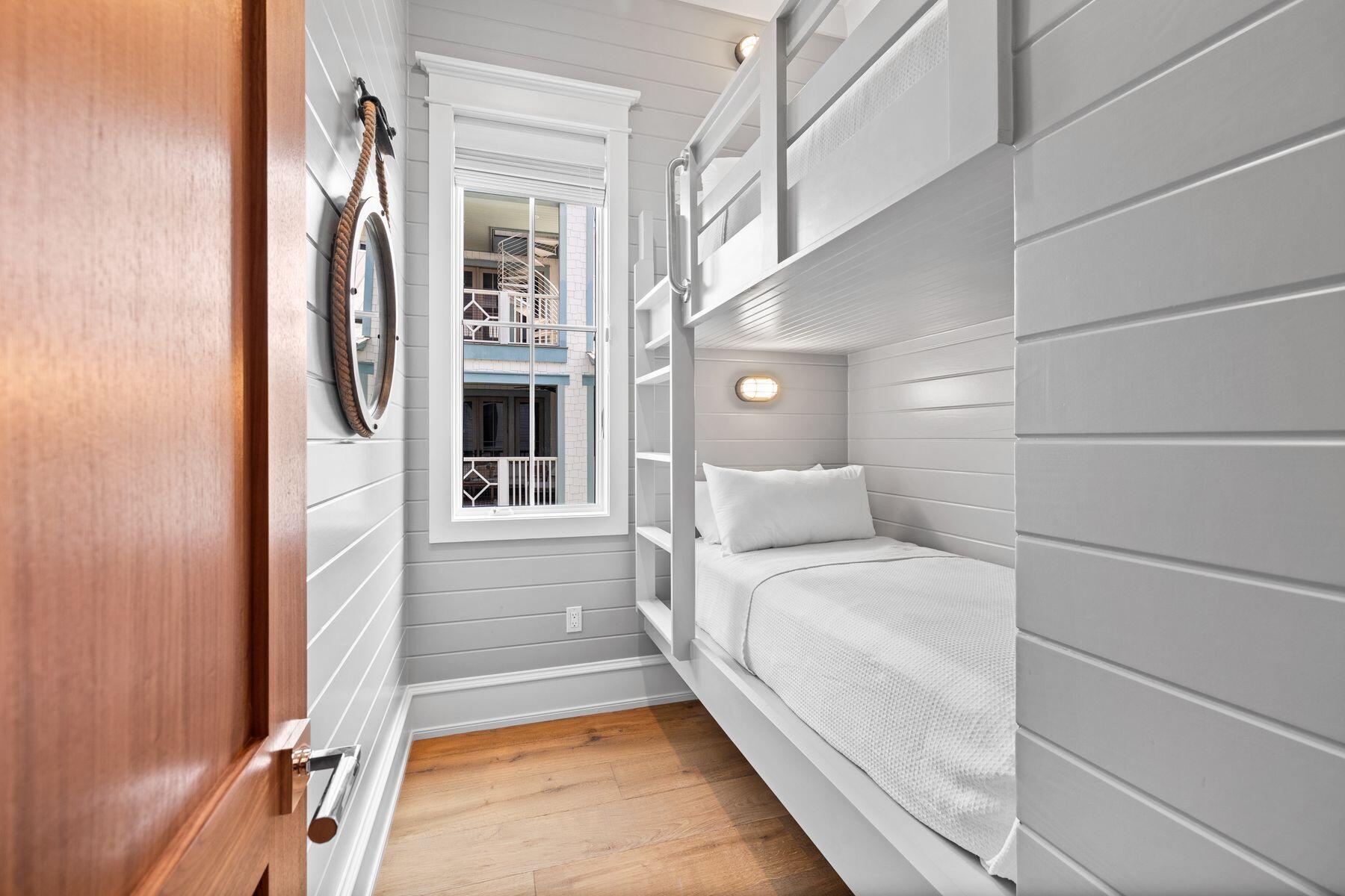 SEAGROVE 3RD ADDN - Residential