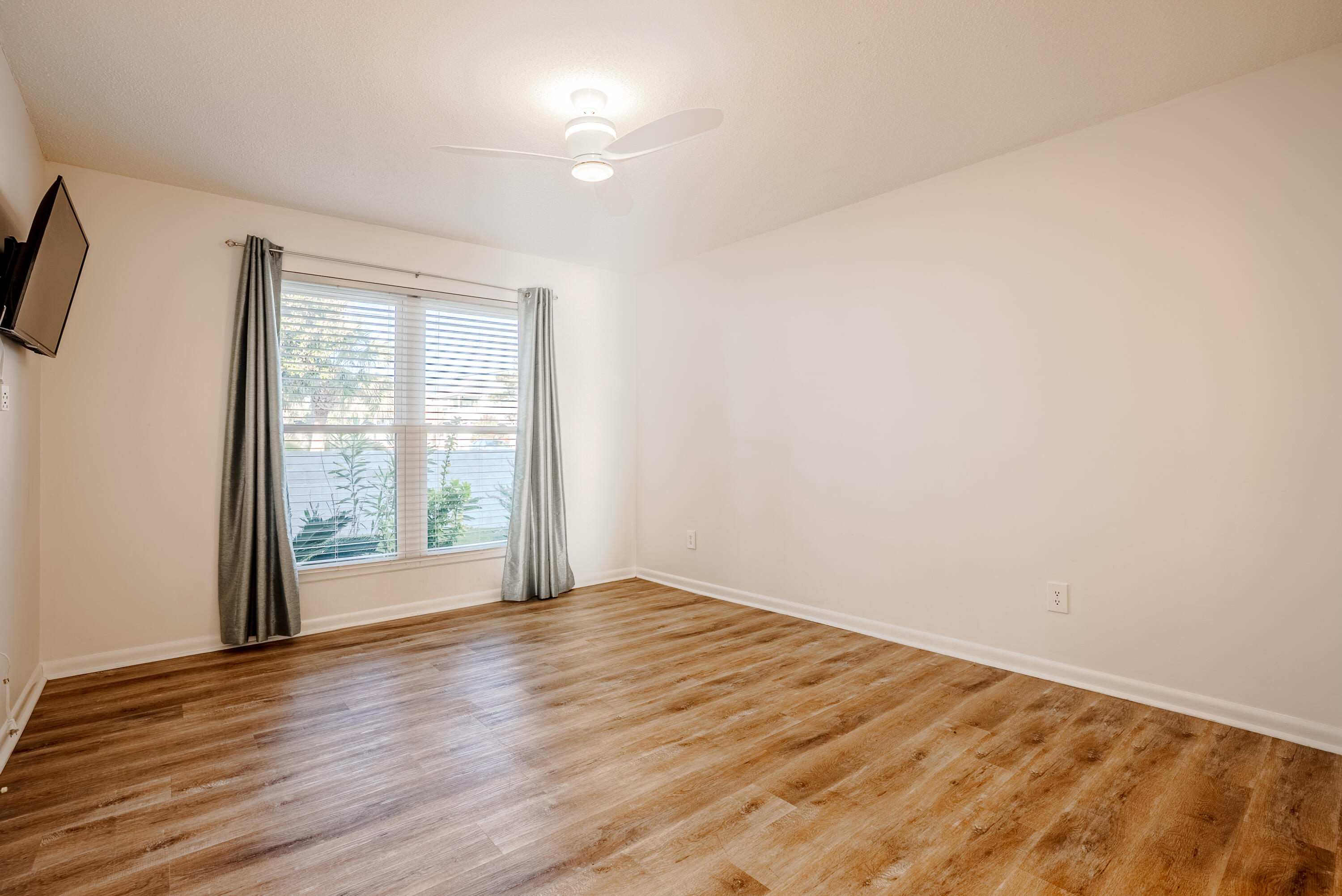 LAGUNA BEACH 2ND ADDN - Residential