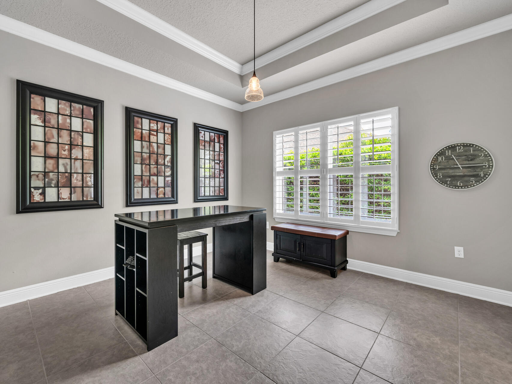 WHISPERING LAKE - Residential