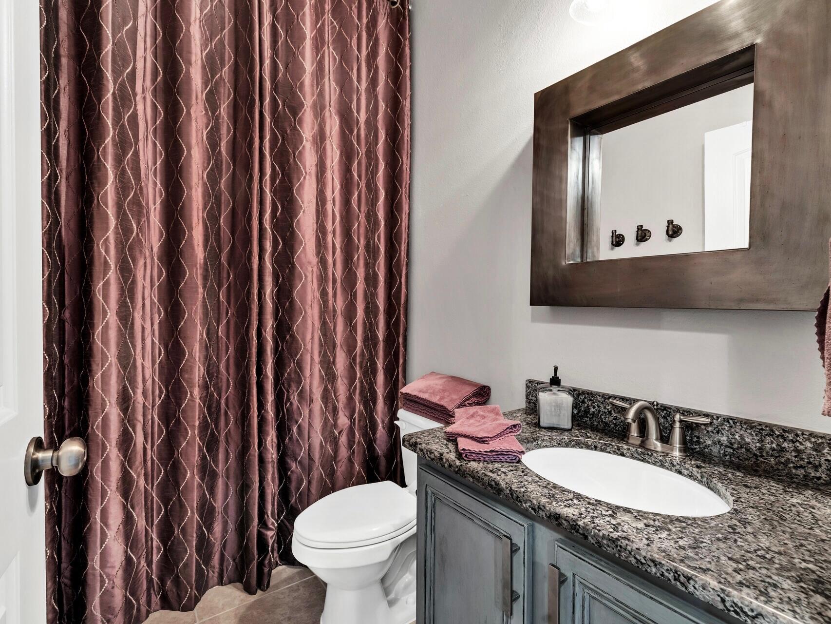 WHISPERING LAKE - Residential