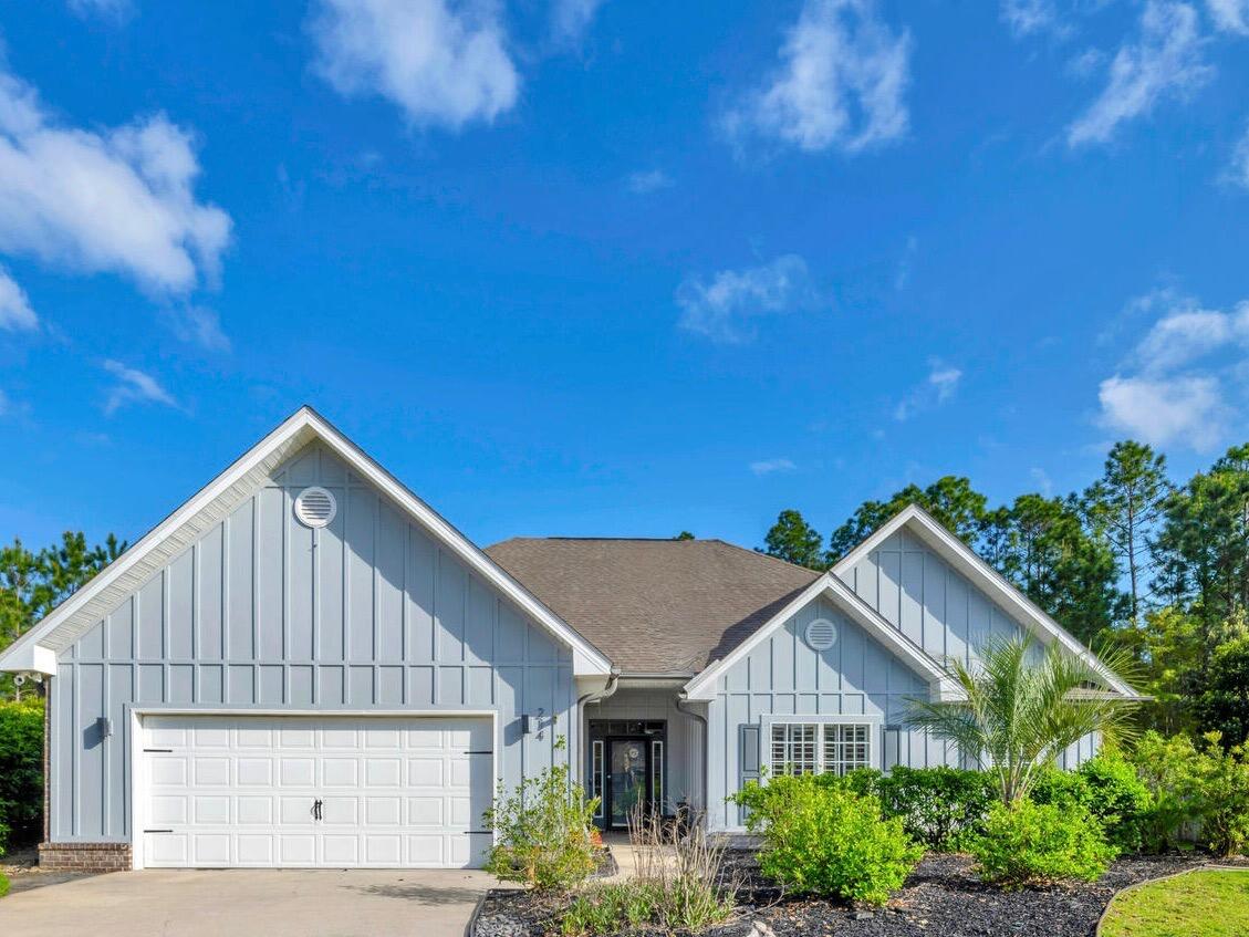 WHISPERING LAKE - Residential