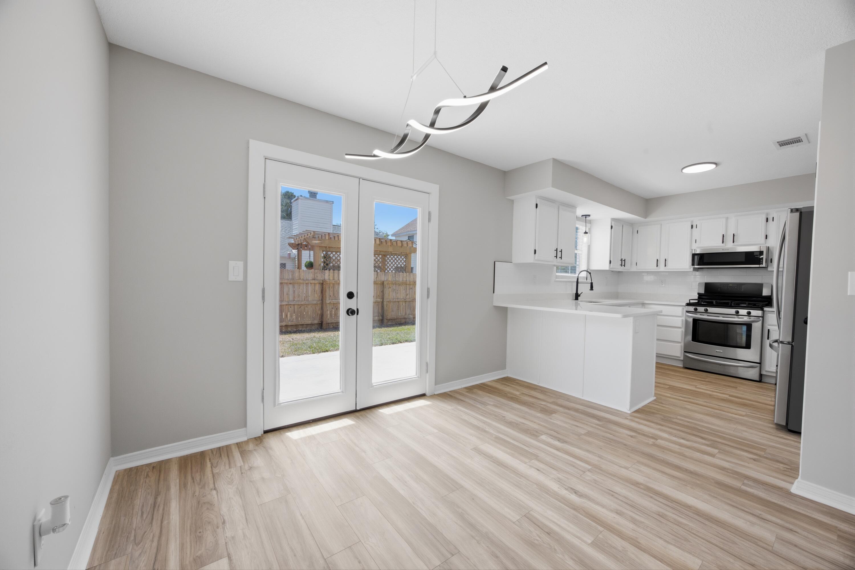 EMERALD ESTATES - Residential