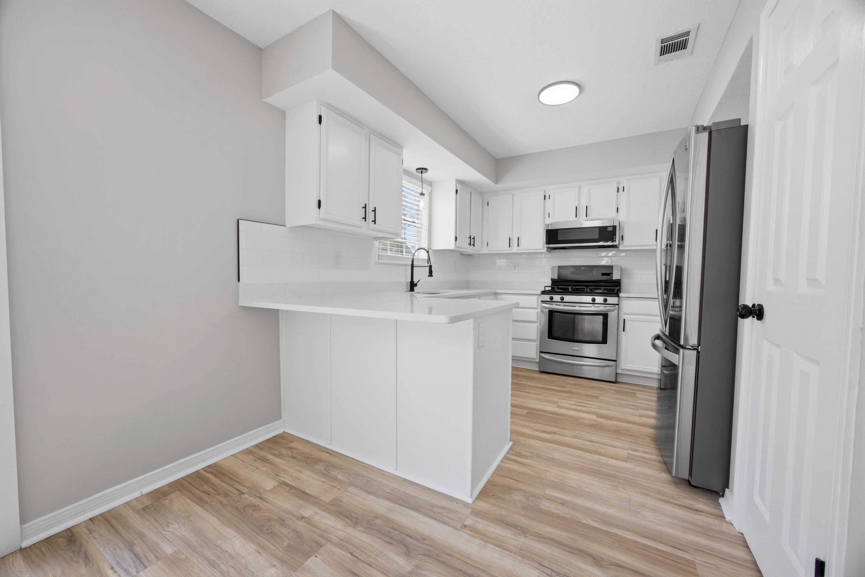 EMERALD ESTATES - Residential