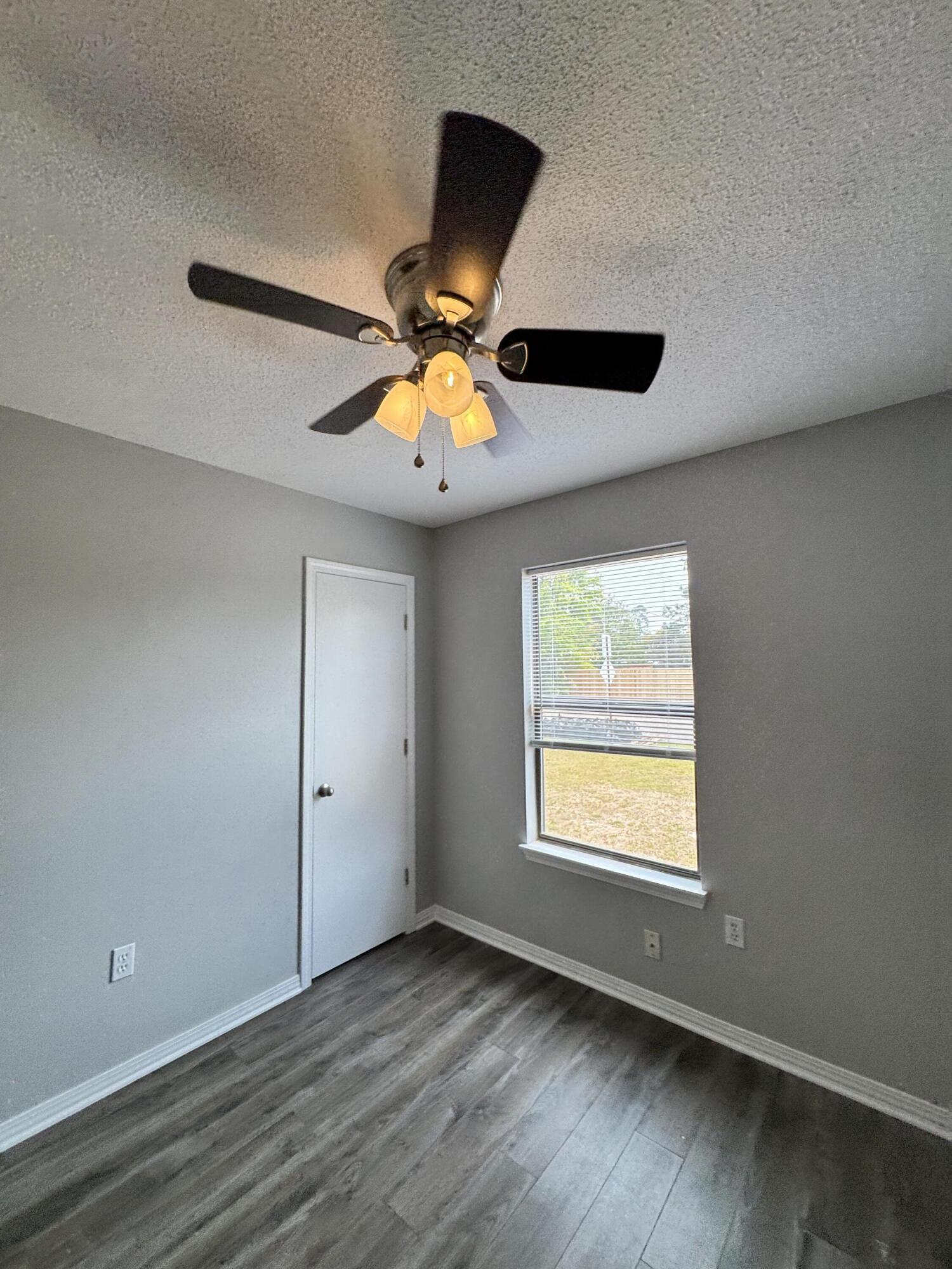 SHOAL TERRACE ESTATES - Residential Lease