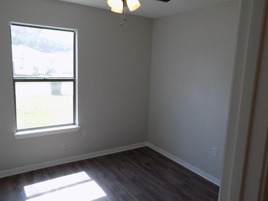 SHOAL TERRACE ESTATES - Residential Lease