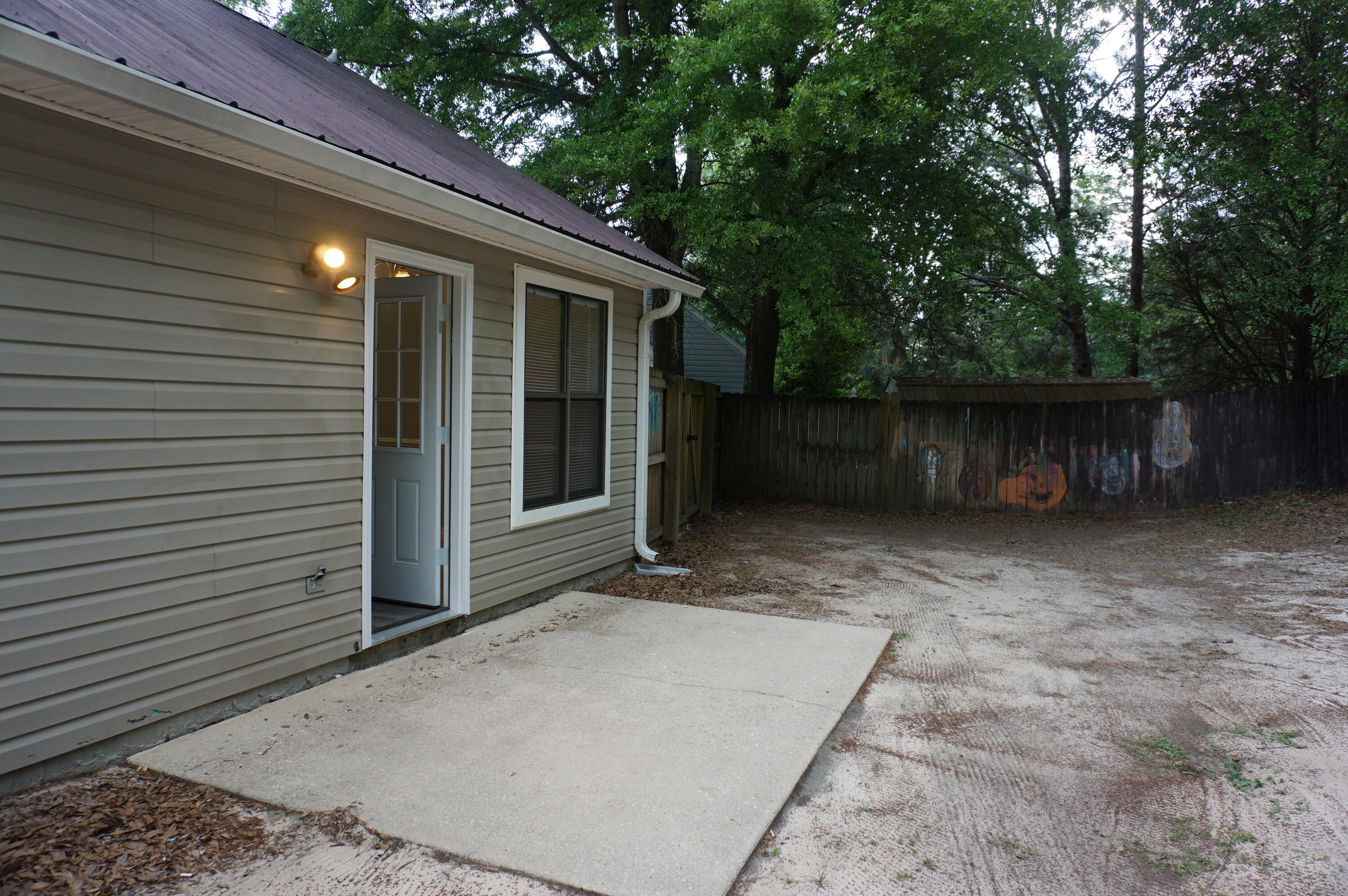 SHOAL TERRACE ESTATES - Residential Lease