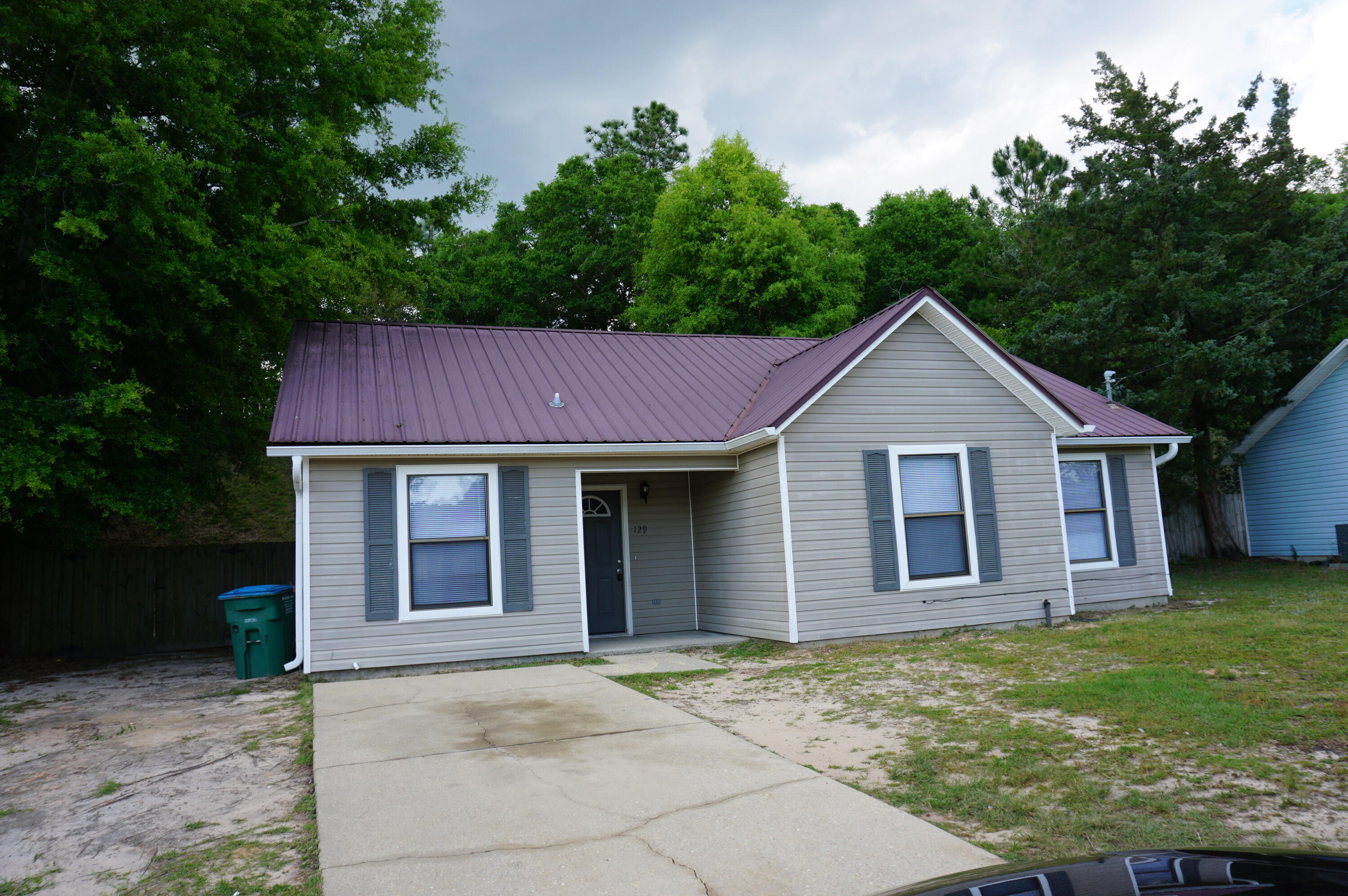 SHOAL TERRACE ESTATES - Residential Lease