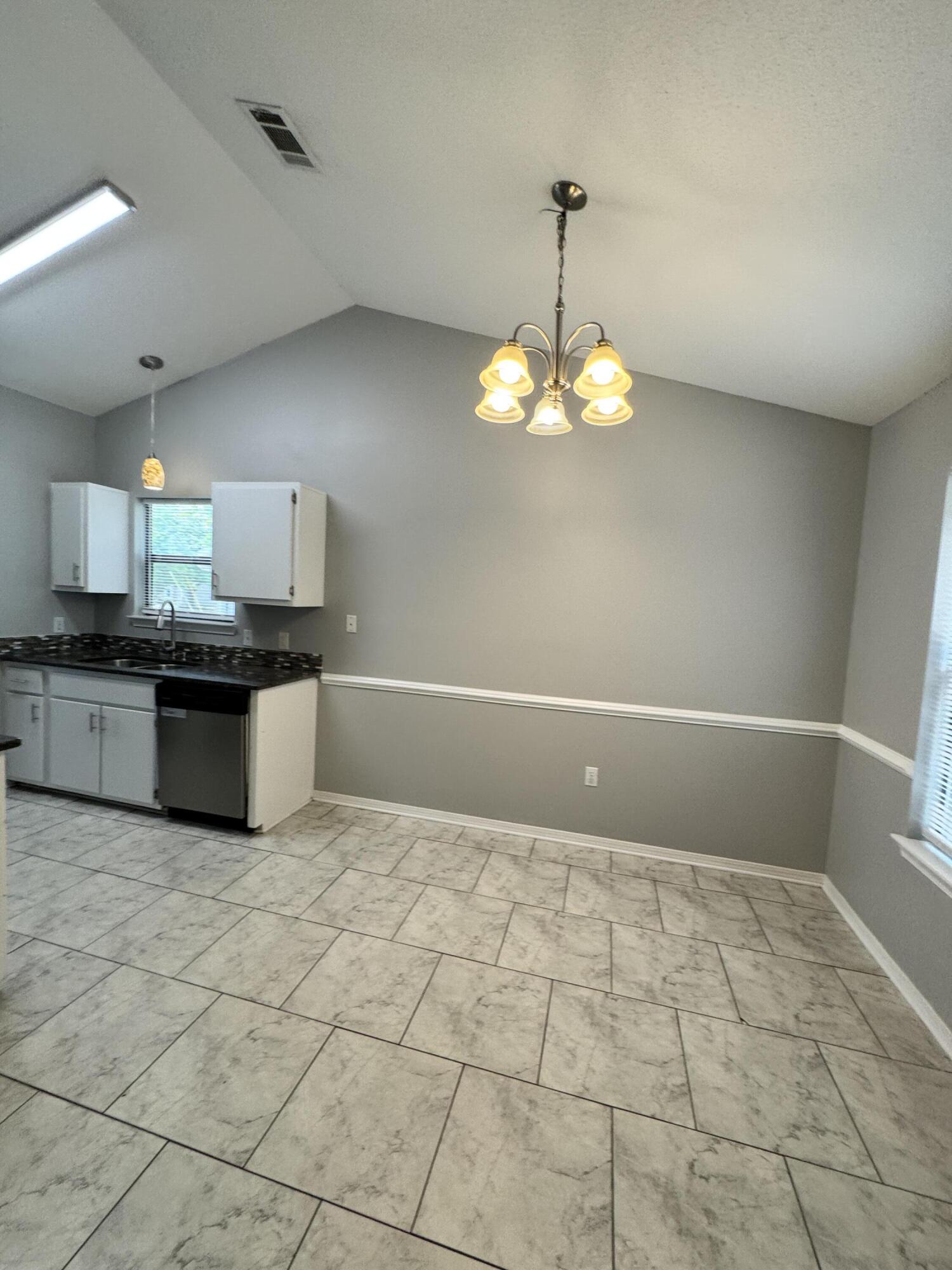 SHOAL TERRACE ESTATES - Residential Lease